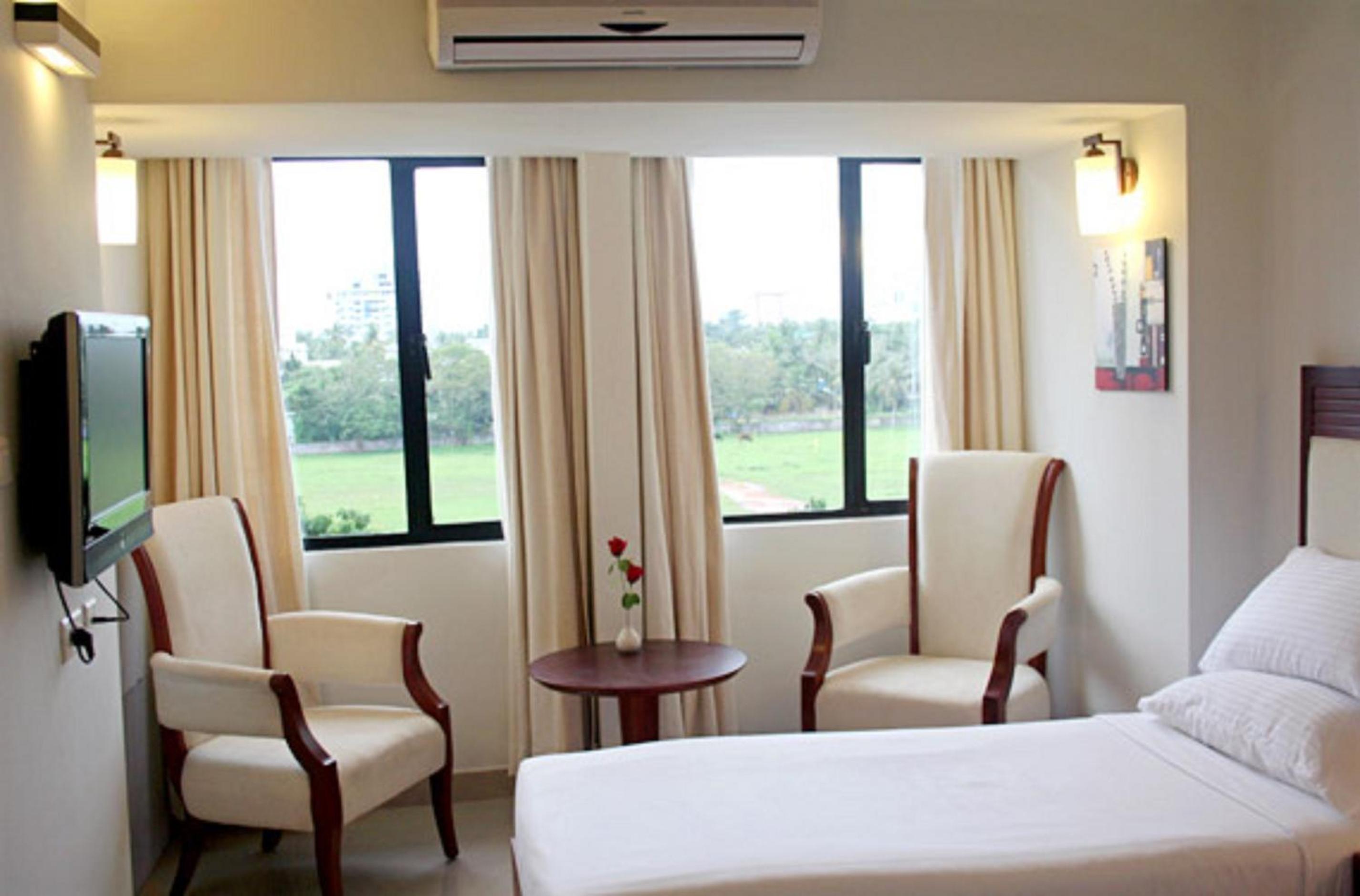 Standard Double or Twin Room - Photo 2