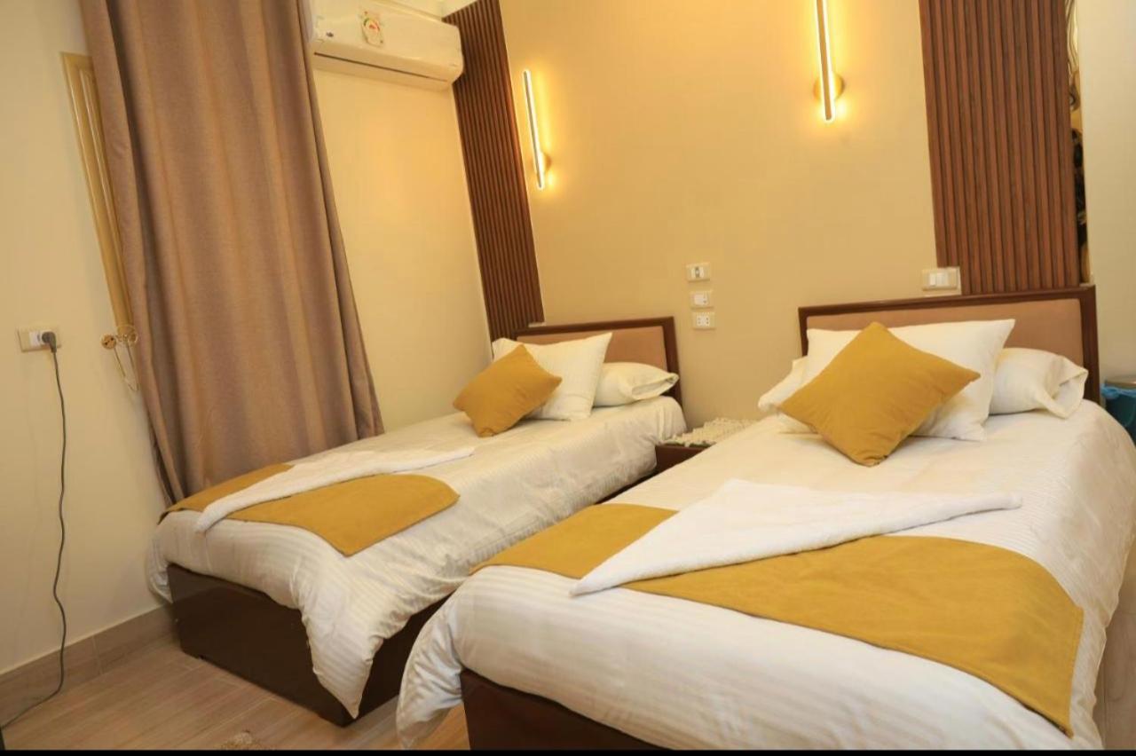 Double or Twin Room with Sea View photo 2