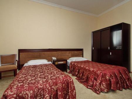Twin Room with Shower
