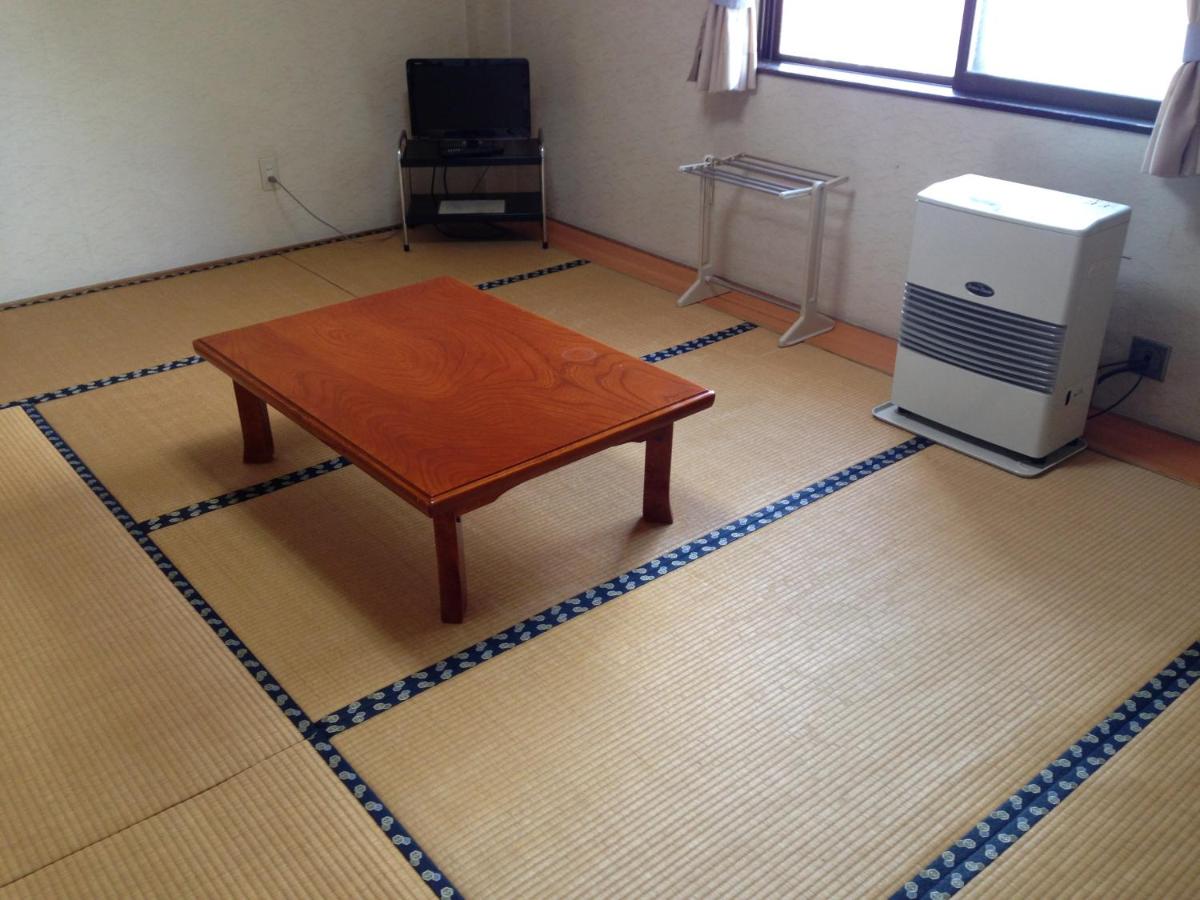 Japanese-Style Standard Room with Shared Bathroom photo 2