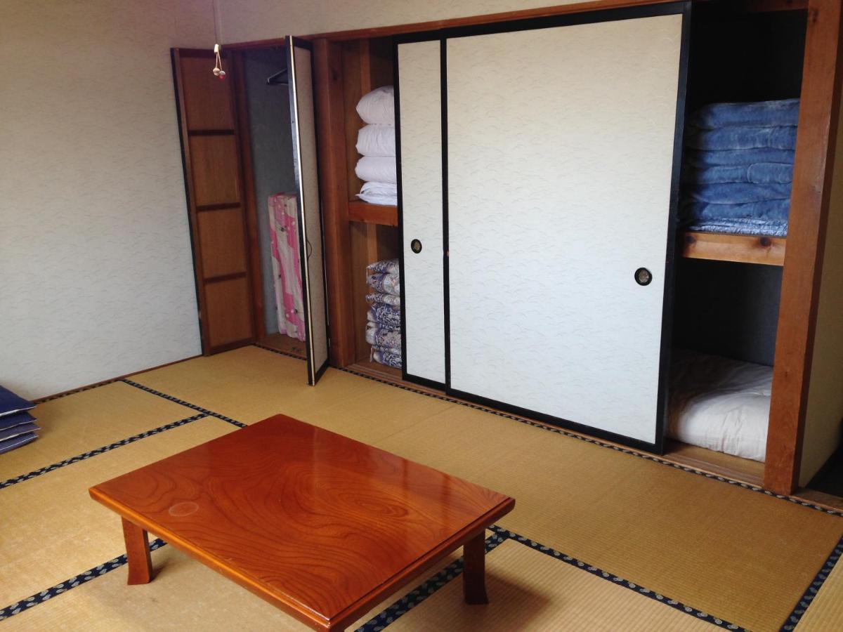 Japanese-Style Standard Room with Shared Bathroom photo 3