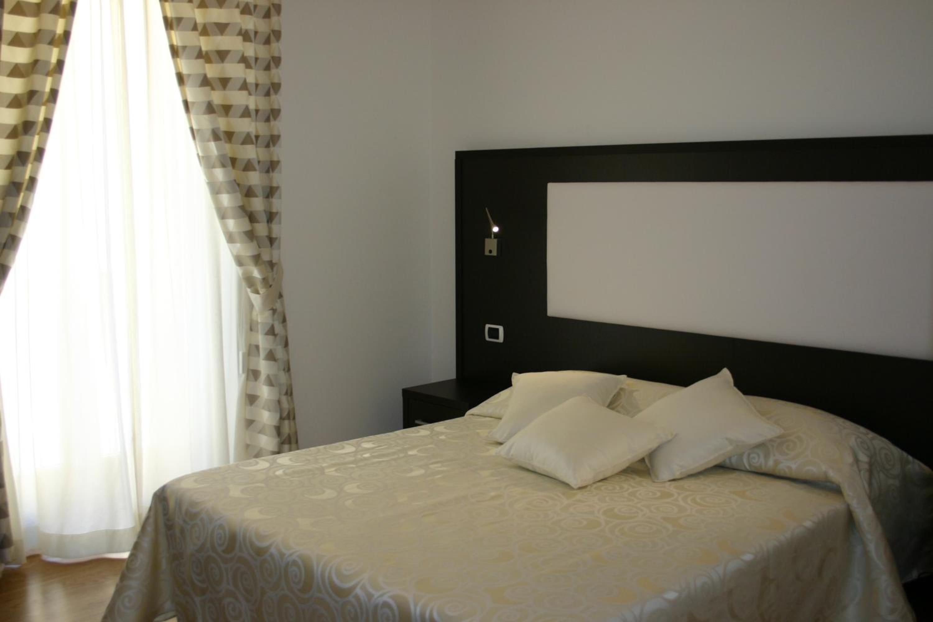 Standard Triple Room photo 2