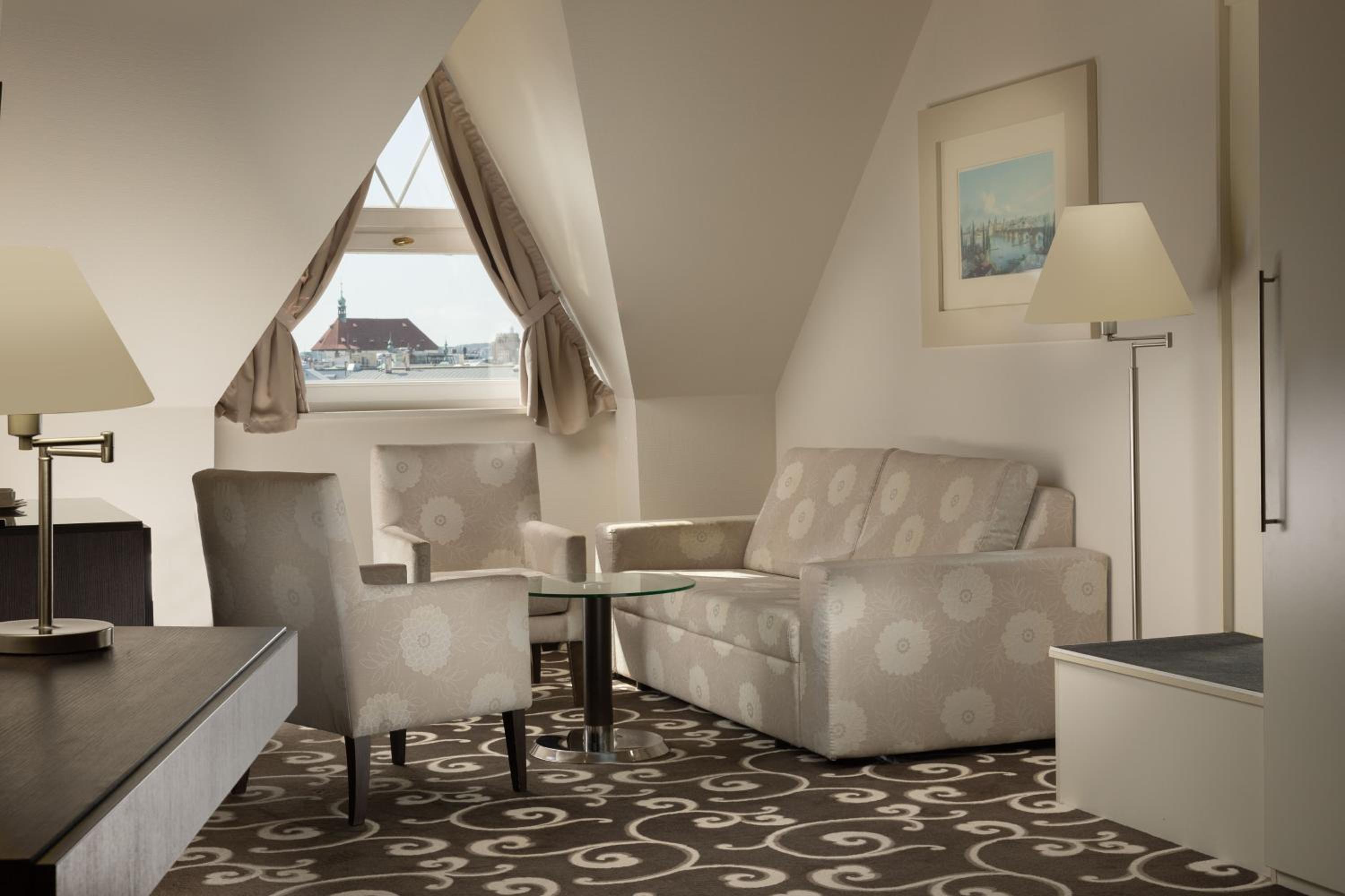 Suite with City View photo 2