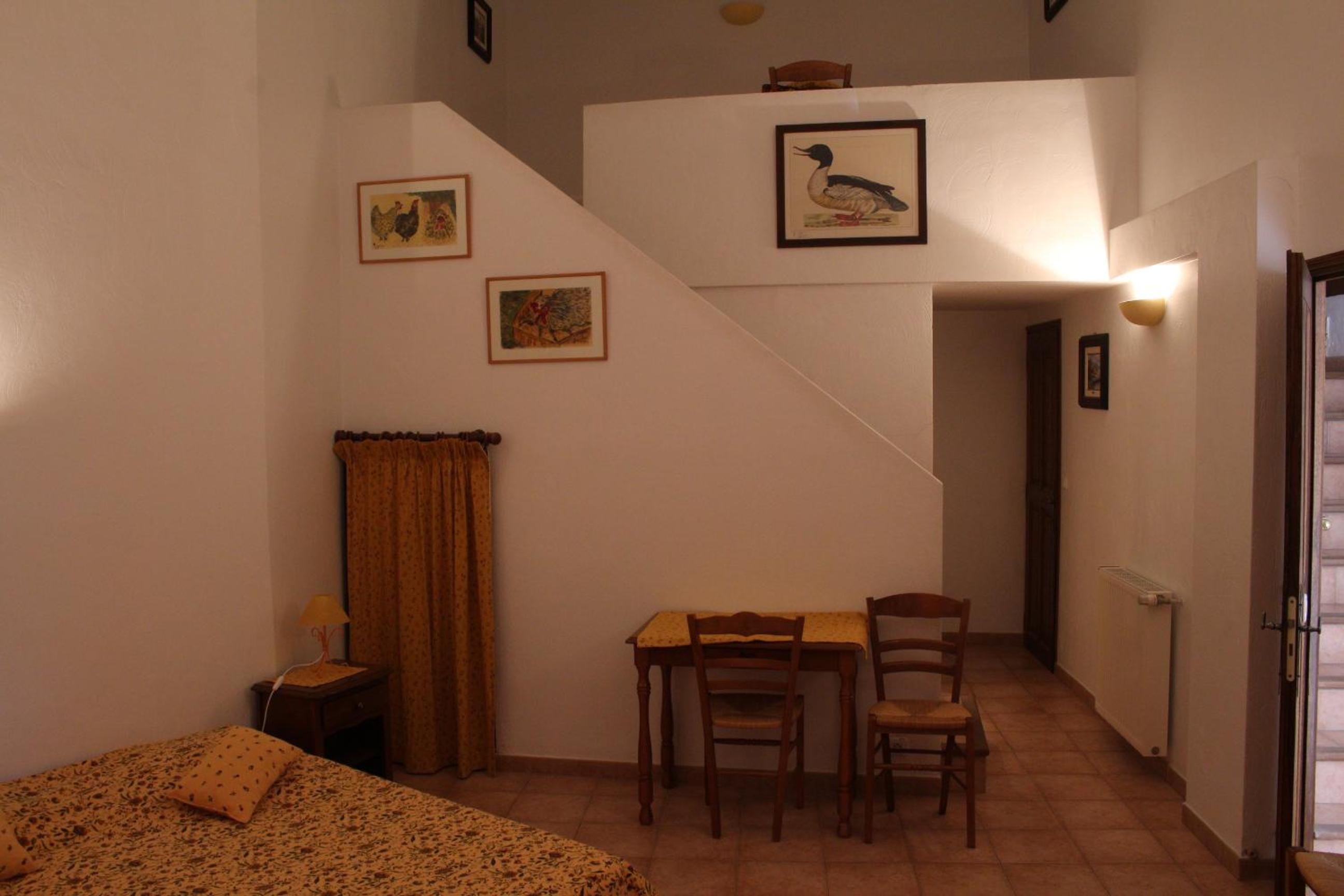 Family Room - Photo 3