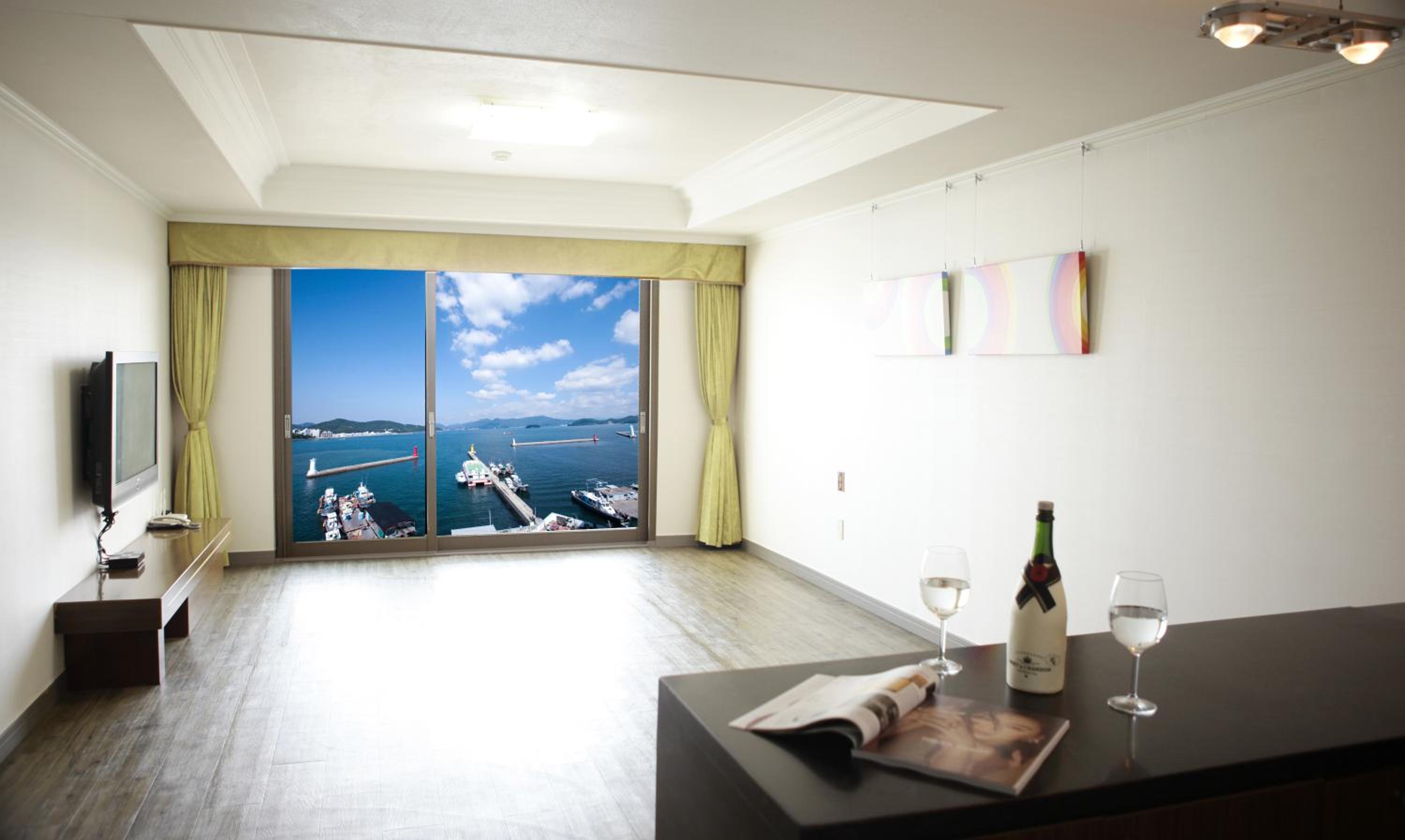 Korean-Style Studio with Ocean View