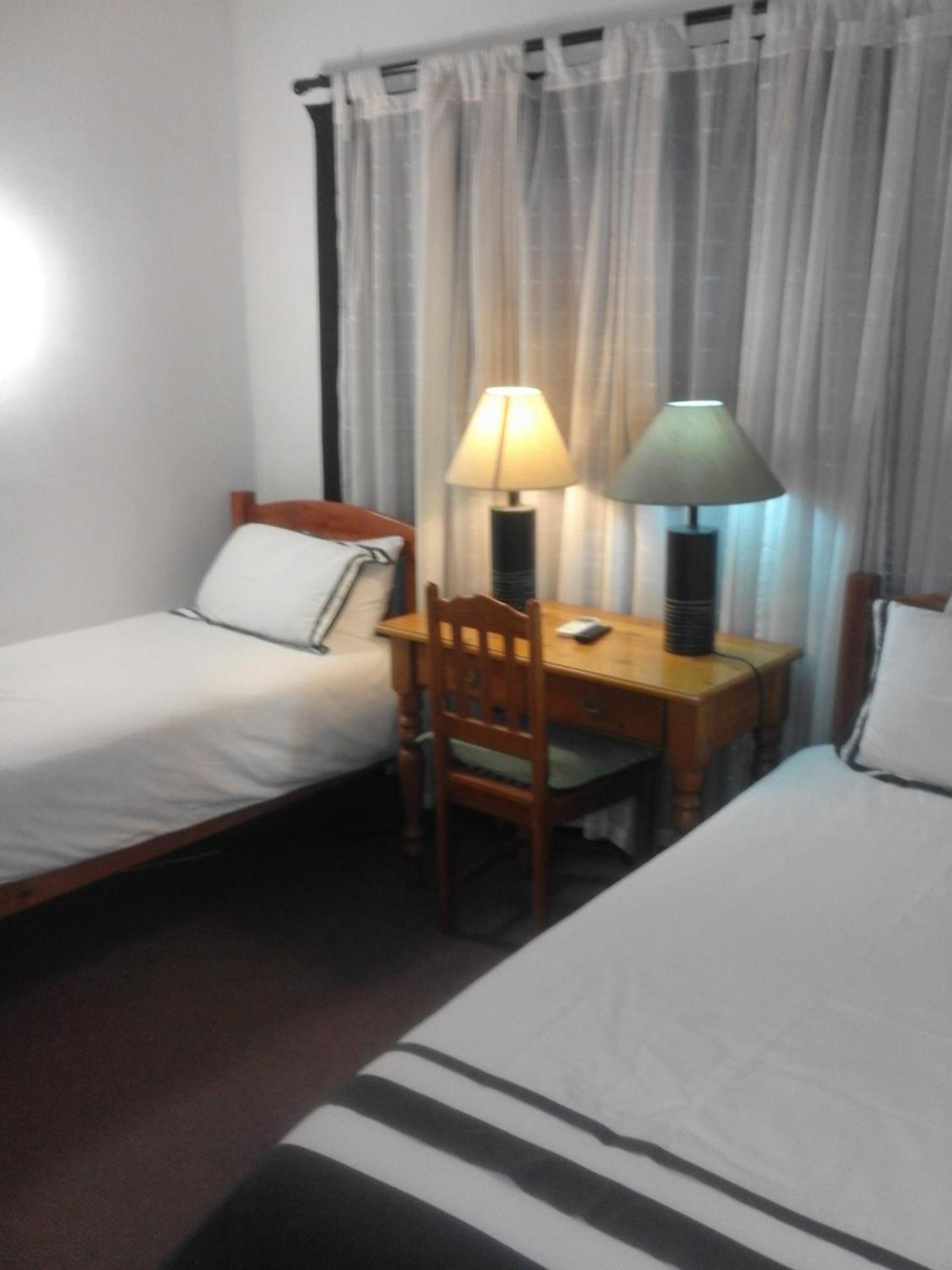 Standard Twin Room photo 2
