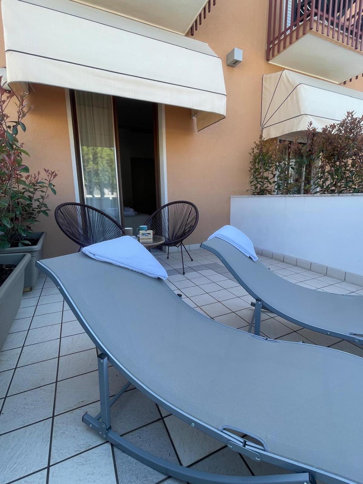 Triple Room with Terrace photo 1