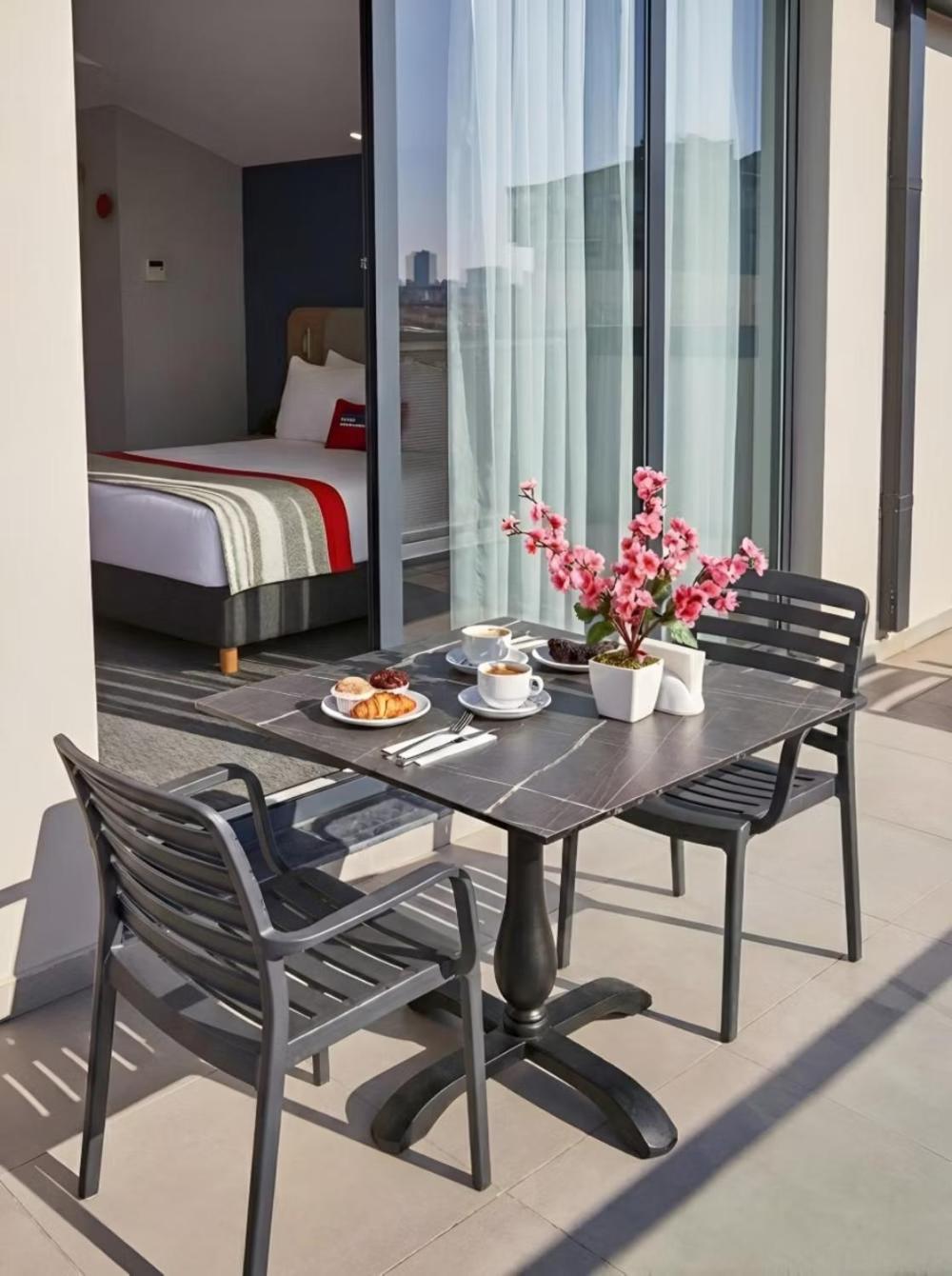 Standard Double Room with Balcony photo 2