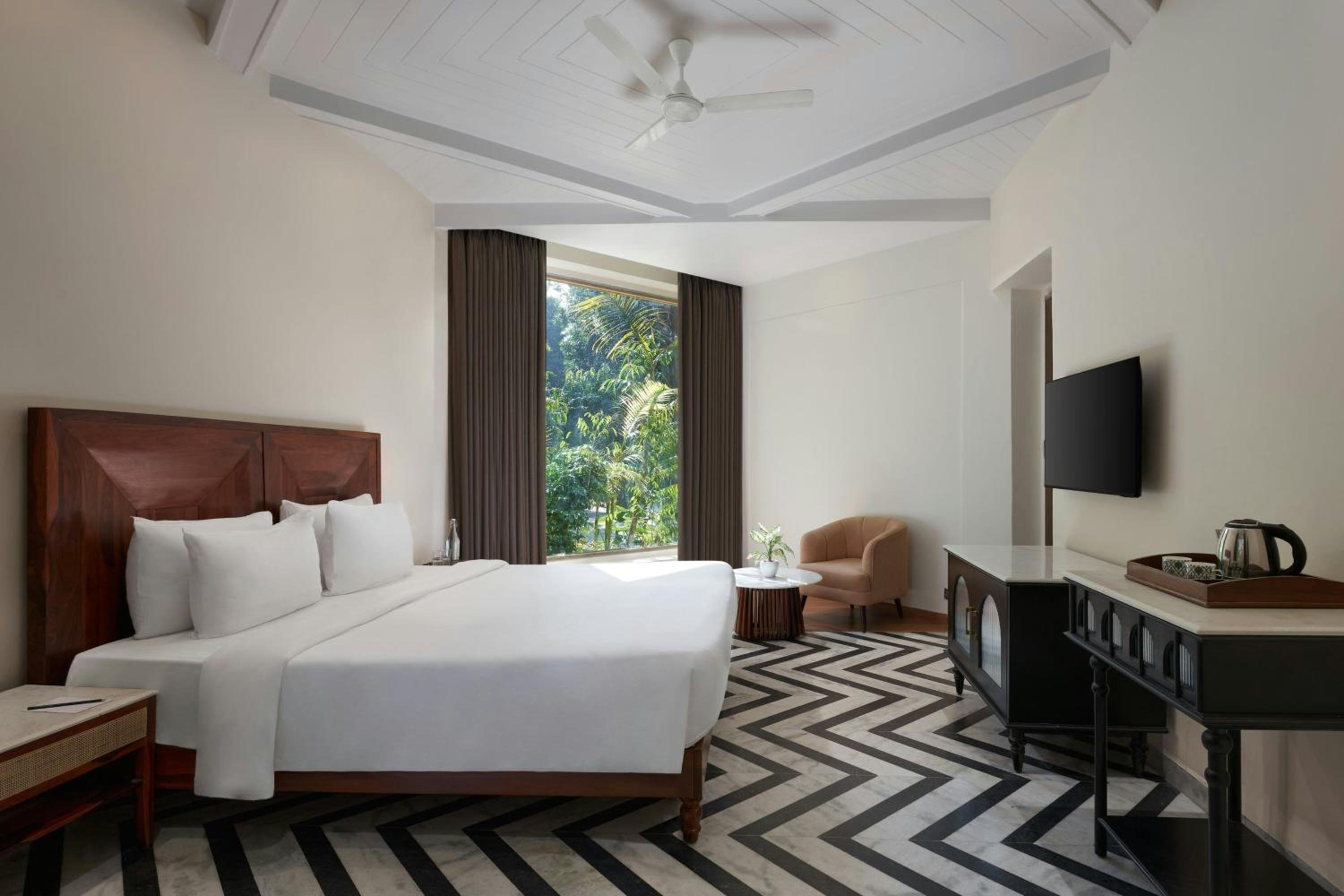 Fern Classic Premium Cottage with King Bed and Resort View - Photo 1