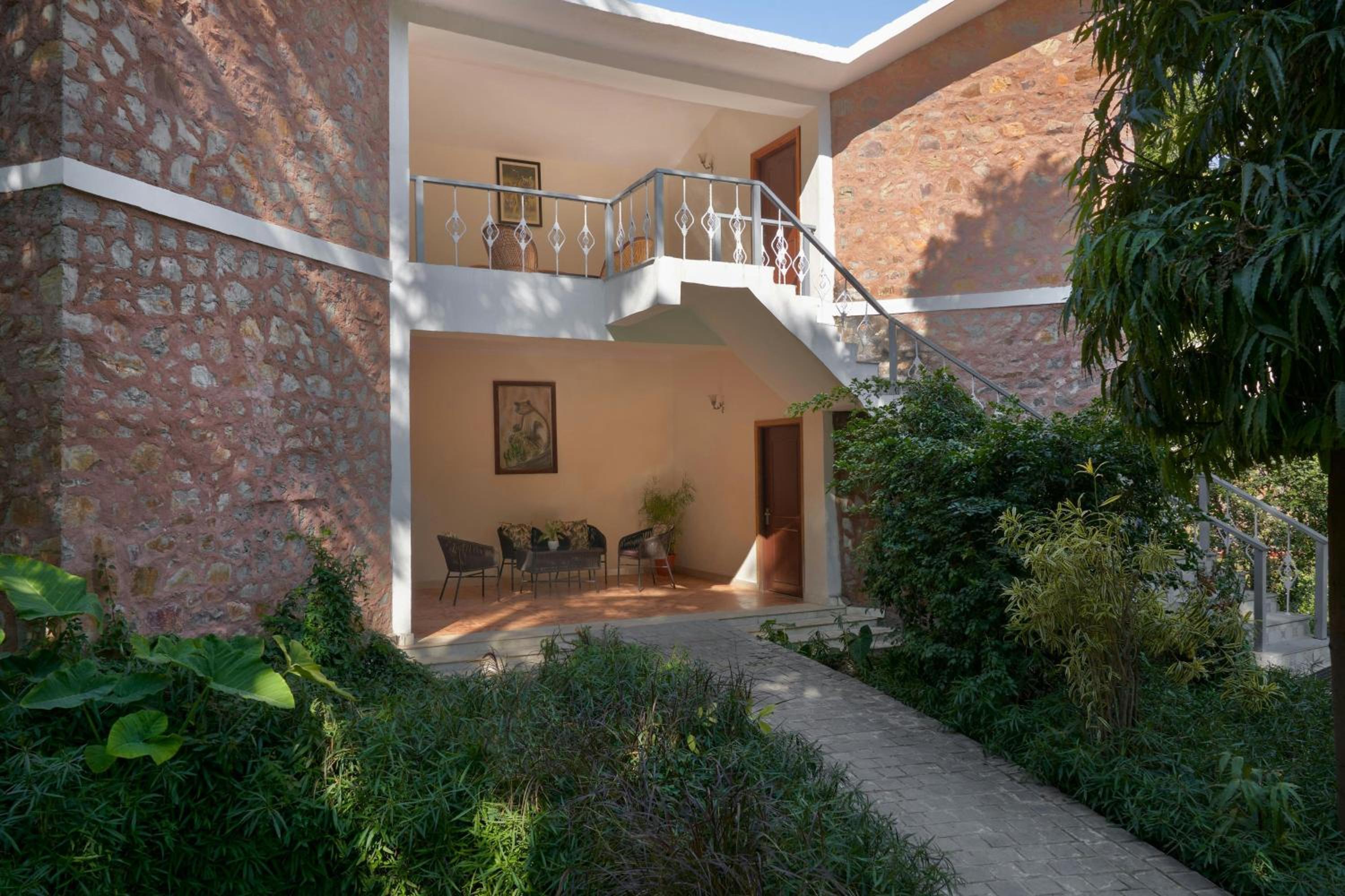 Winter Green Cottage with Two Single Beds and Resort View - Photo 2