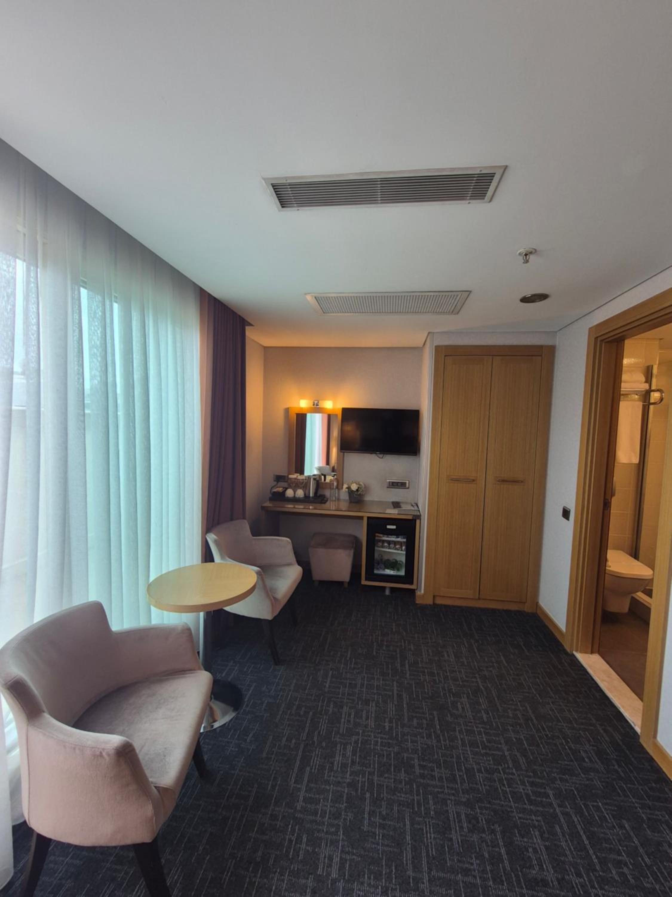 Deluxe Double Room with Balcony photo 2