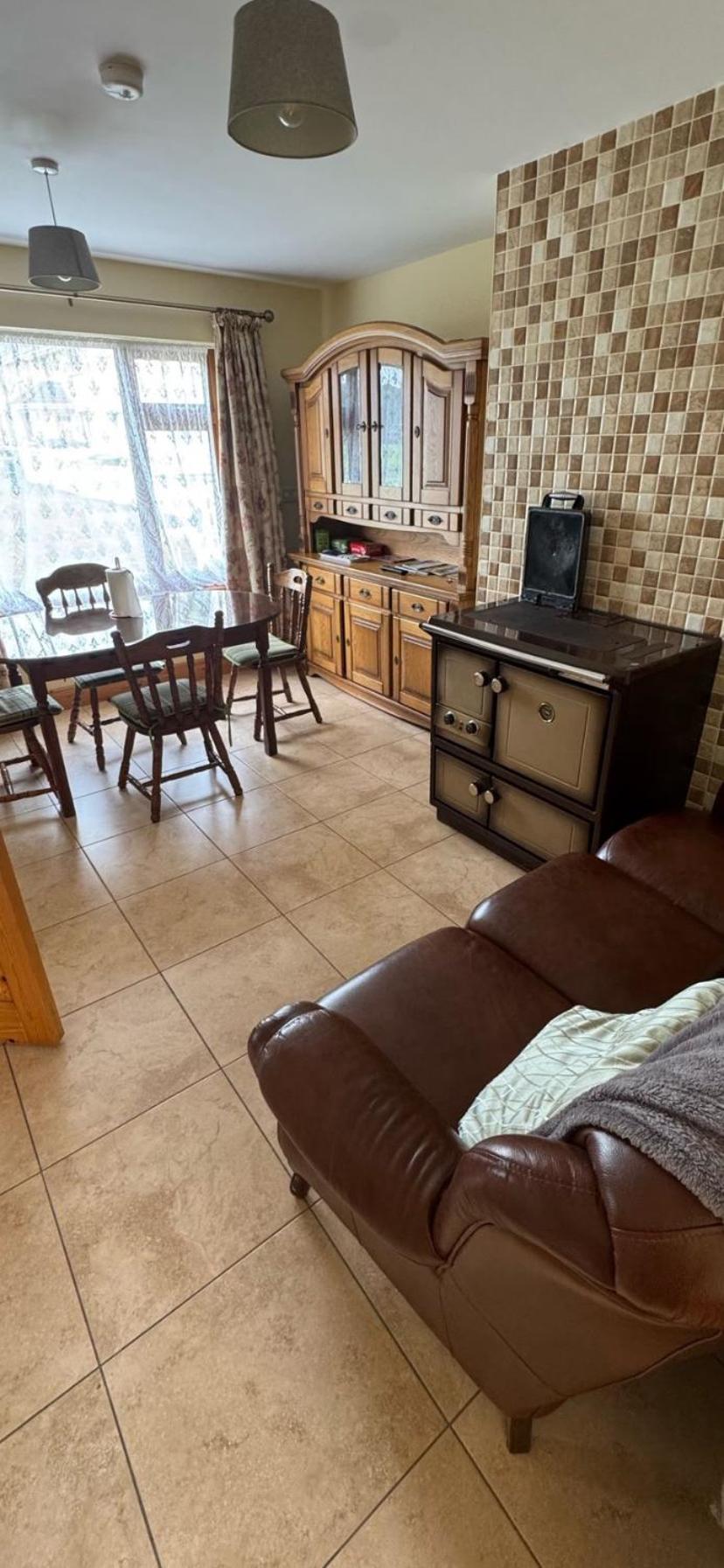 Three-Bedroom House photo 3