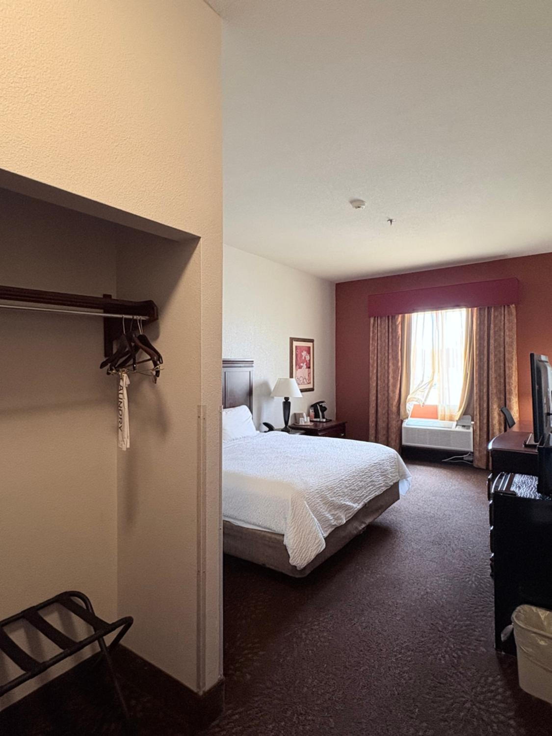 King Room - Non Smoking photo 1