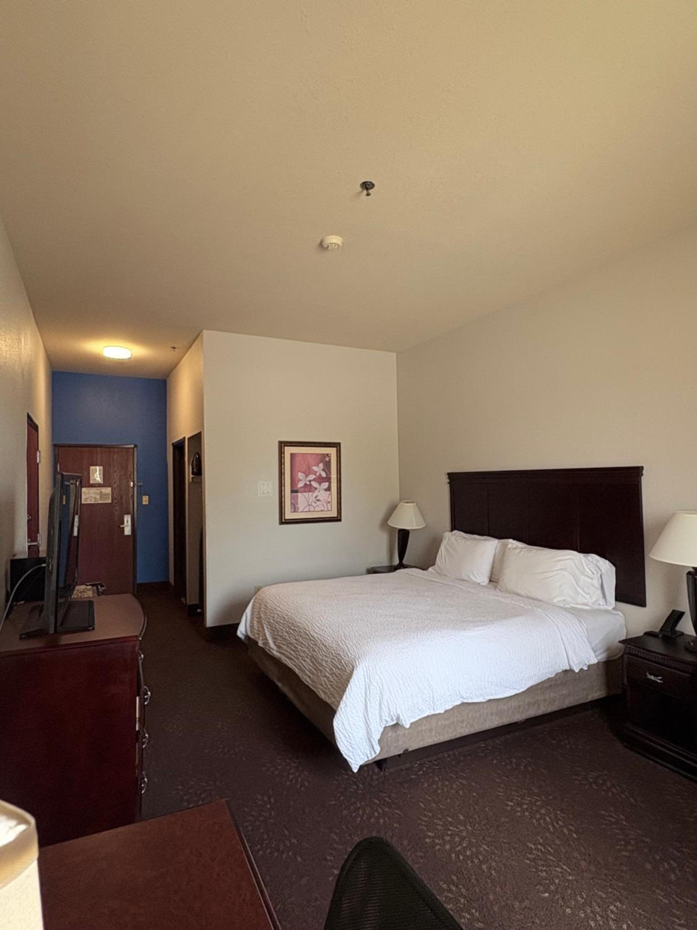 King Room - Non Smoking photo 2