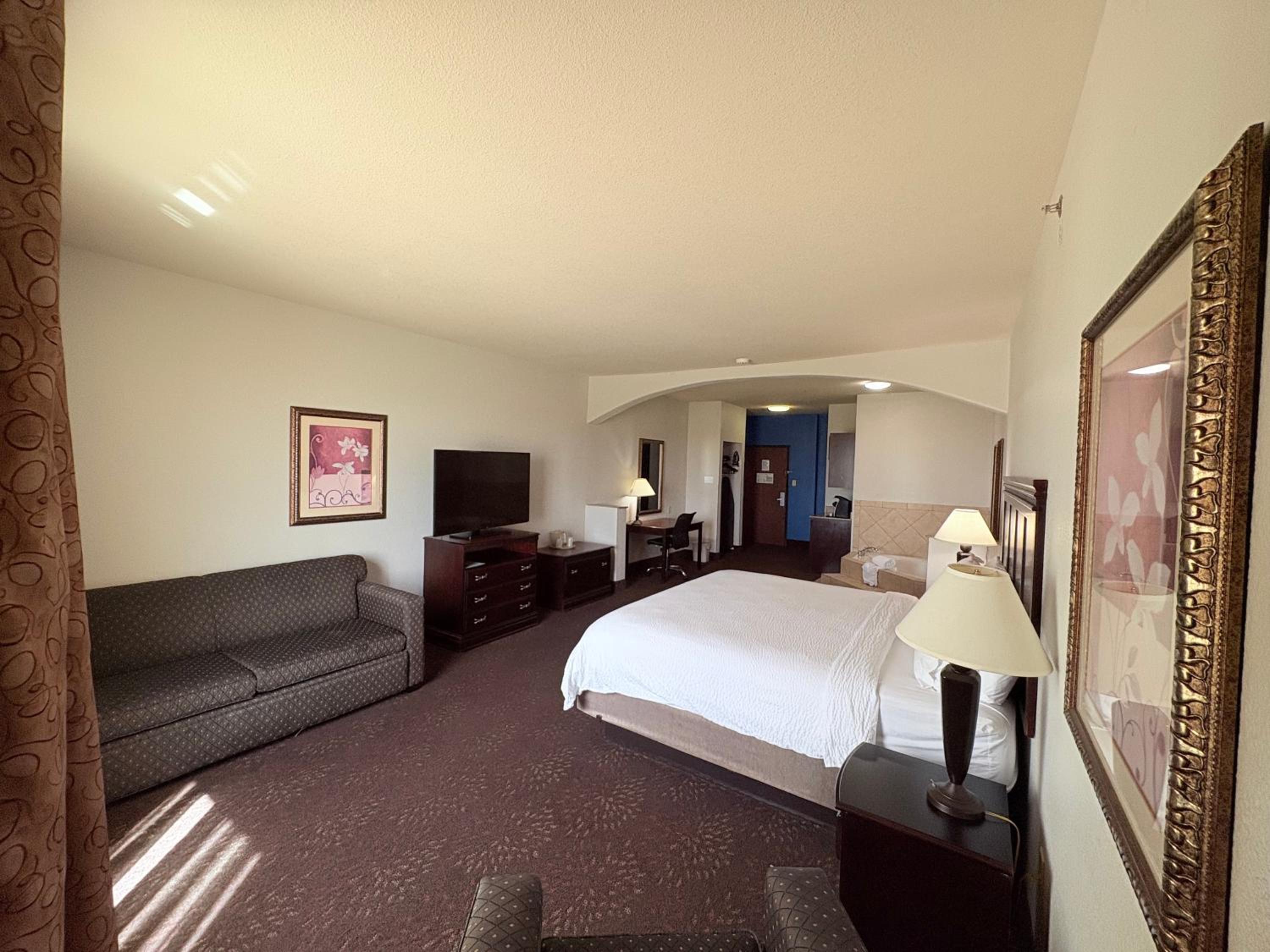 King Suite with Tub - Disability Access/Non Smoking photo 1
