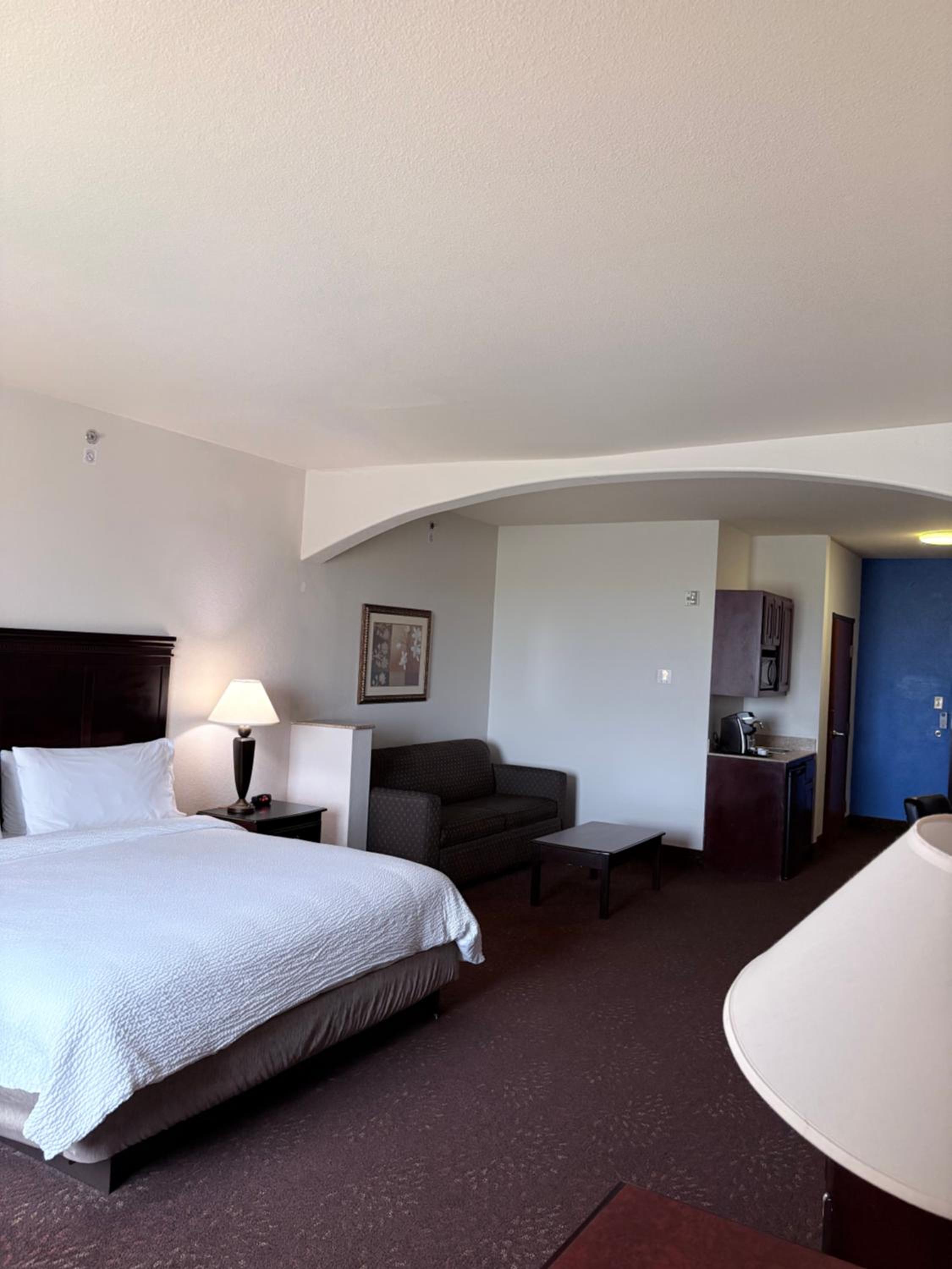 King Suite - Non Smoking photo 2