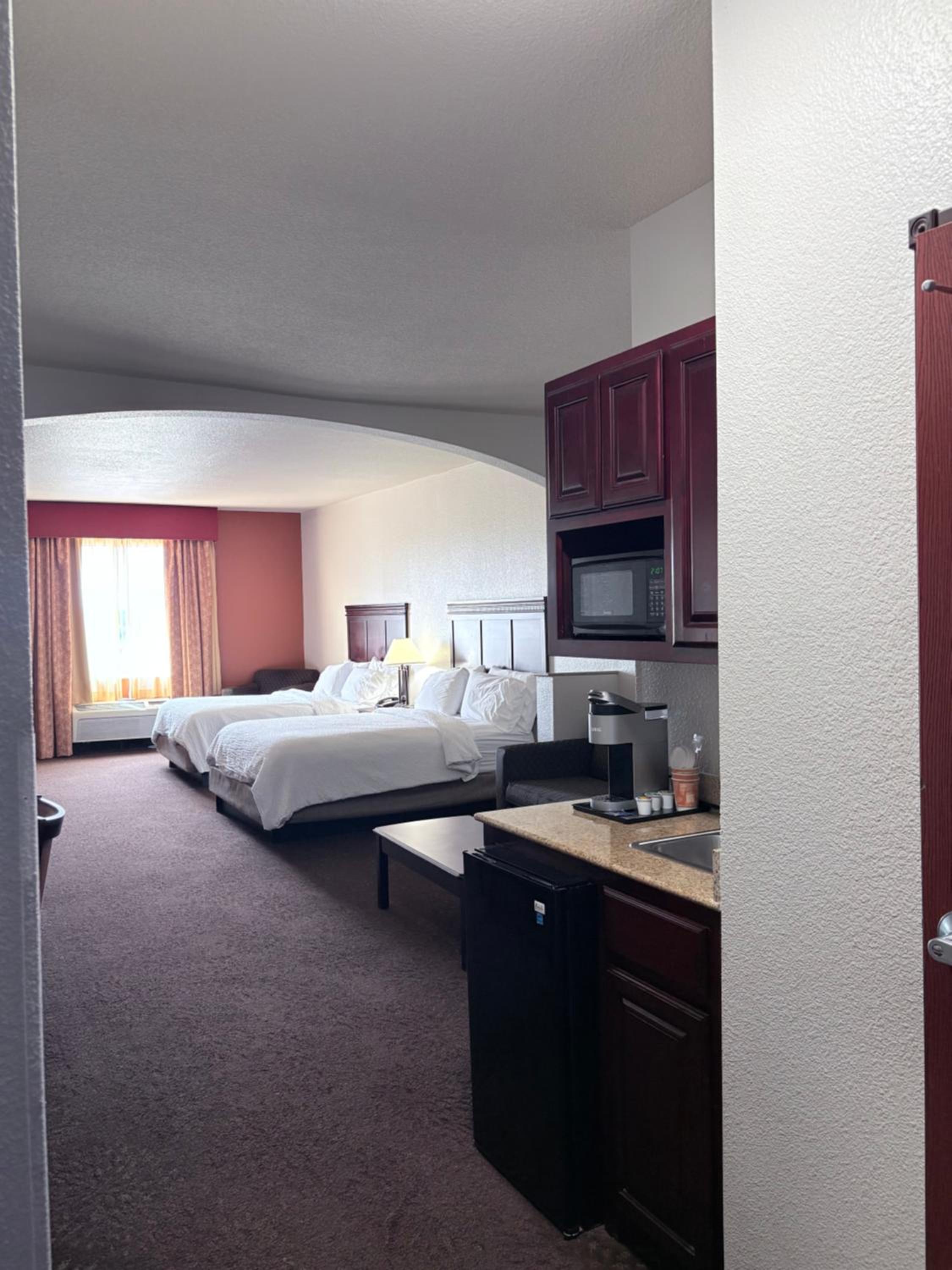 Queen Suite with Two Queen Beds - Non Smoking photo 1