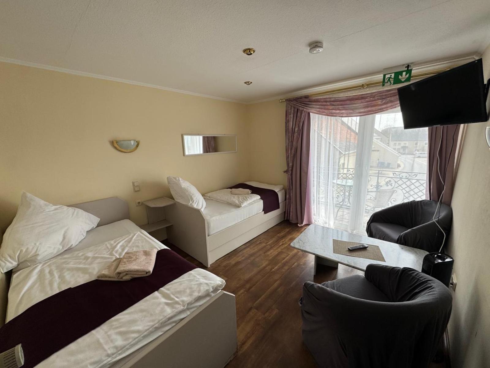 Twin Room photo 2