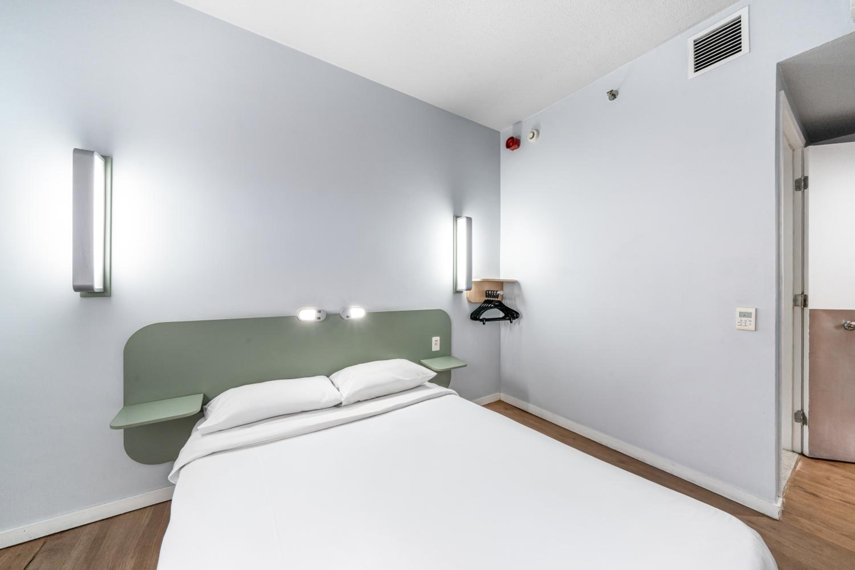 Slim Hotel São Paulo Frei Caneca — Standard Casal Semi Adaptado