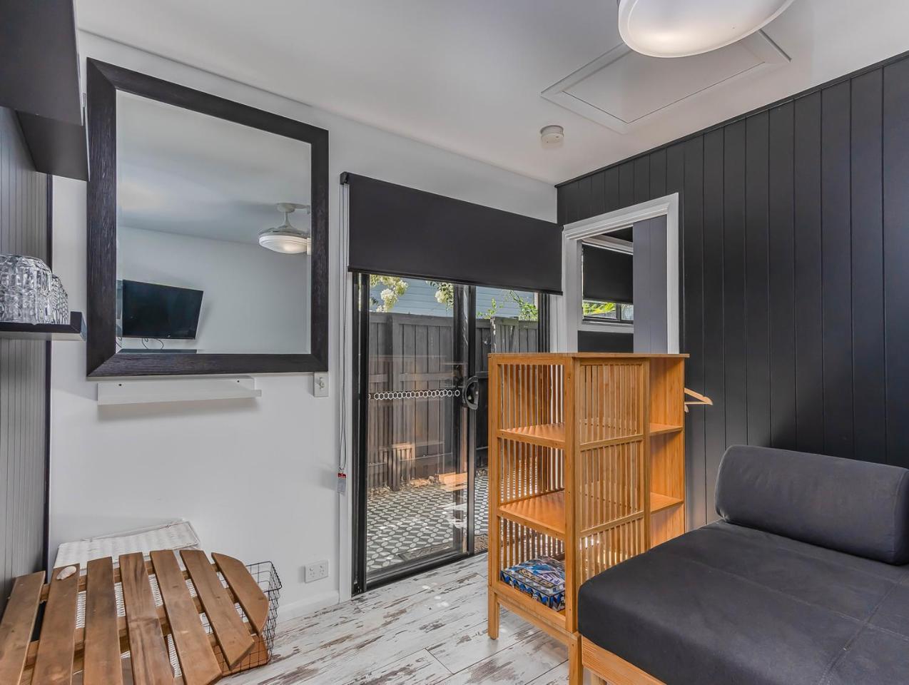 One-Bedroom House photo 3
