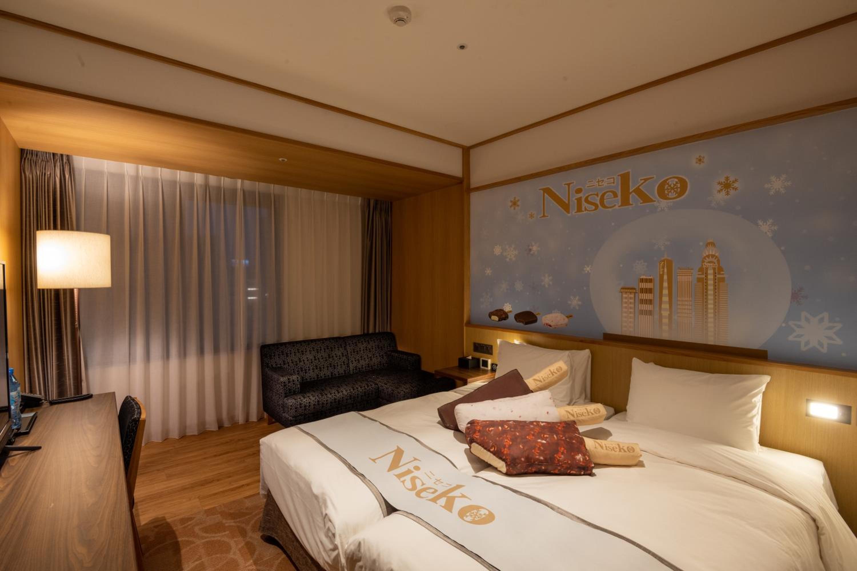 Connecting Room