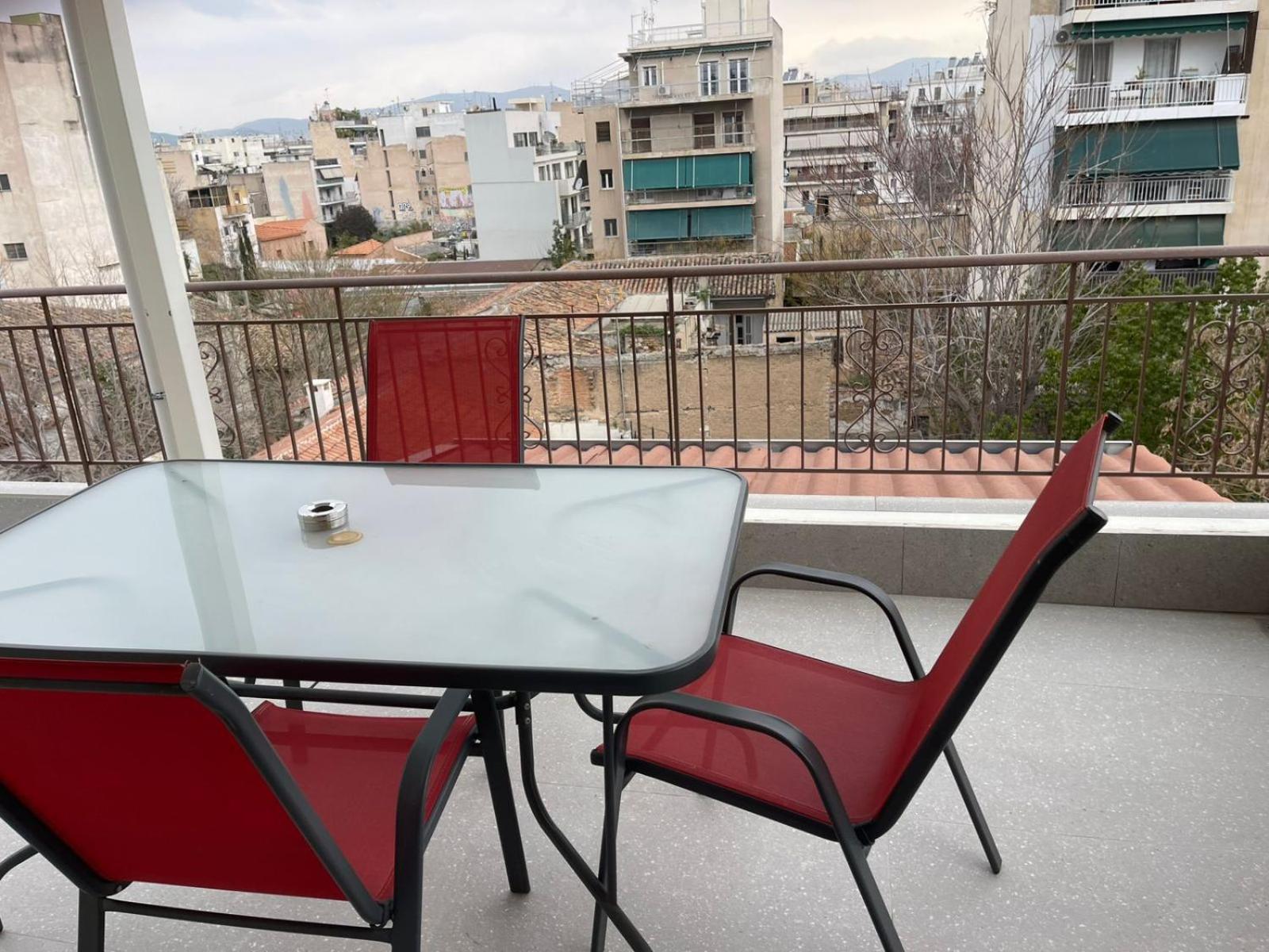 One-Bedroom Apartment with Balcony photo 2