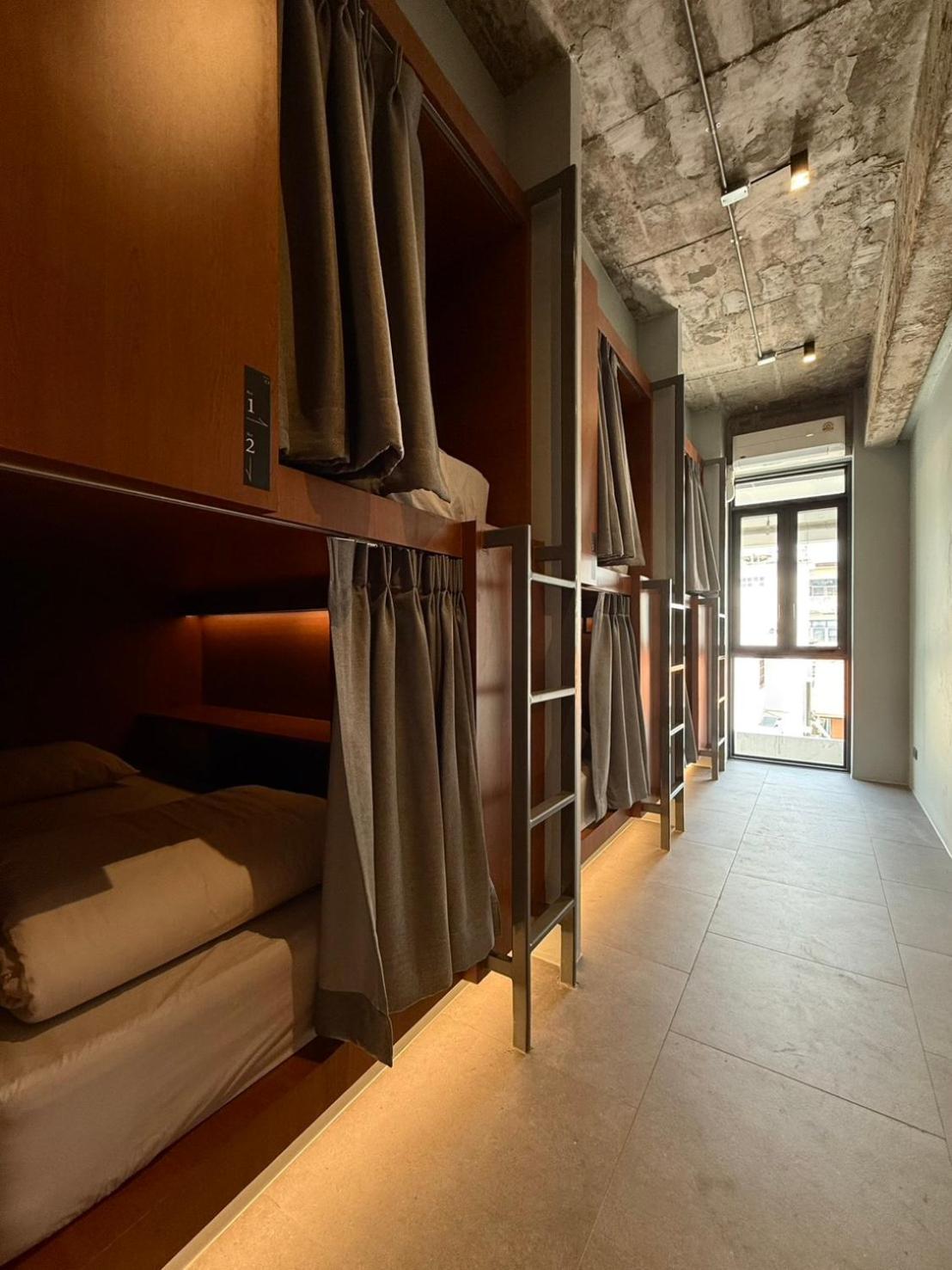 Deluxe 6-Beds Female Dormitory  photo 3