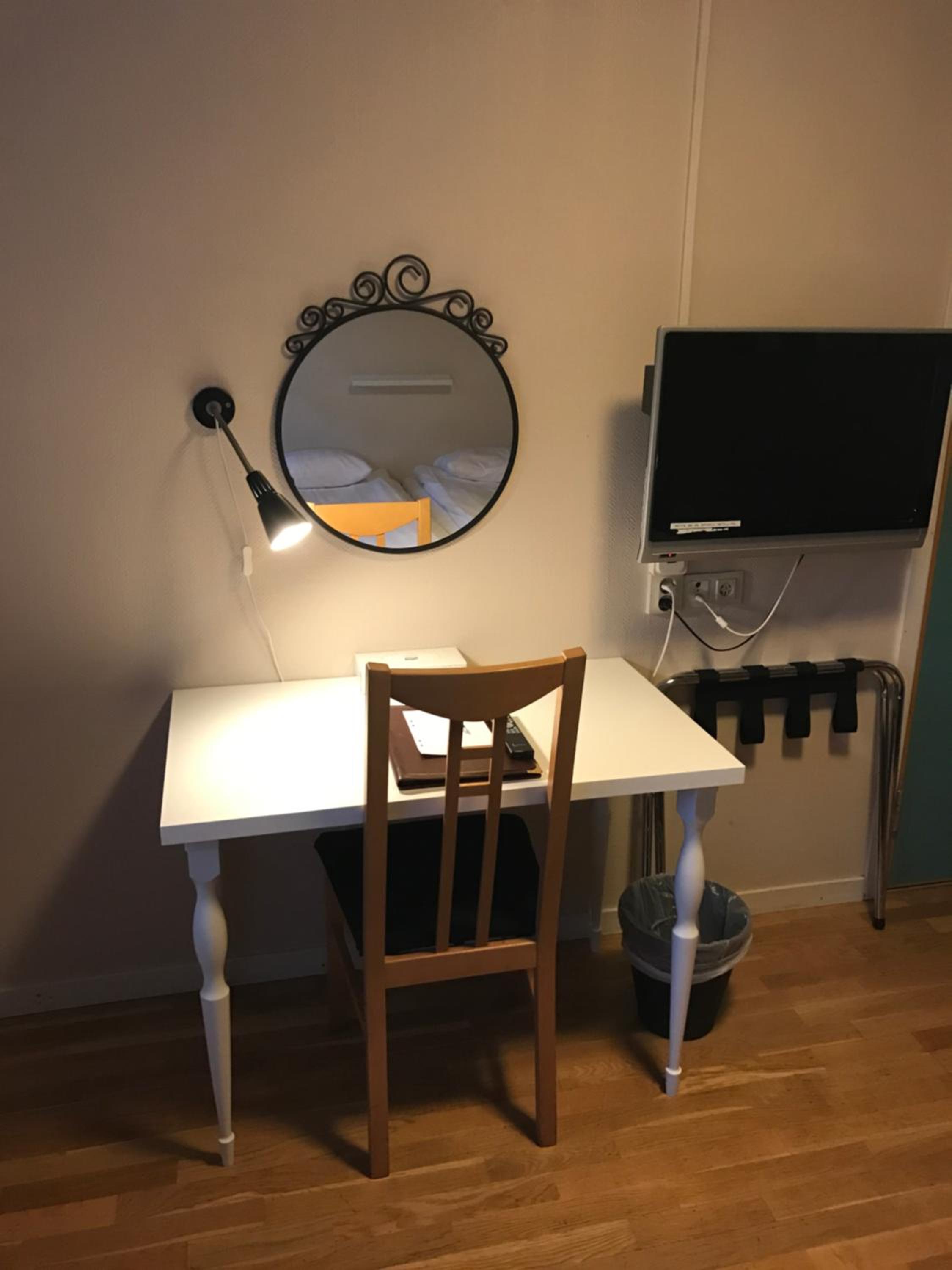Standard Double Room - Photo 25