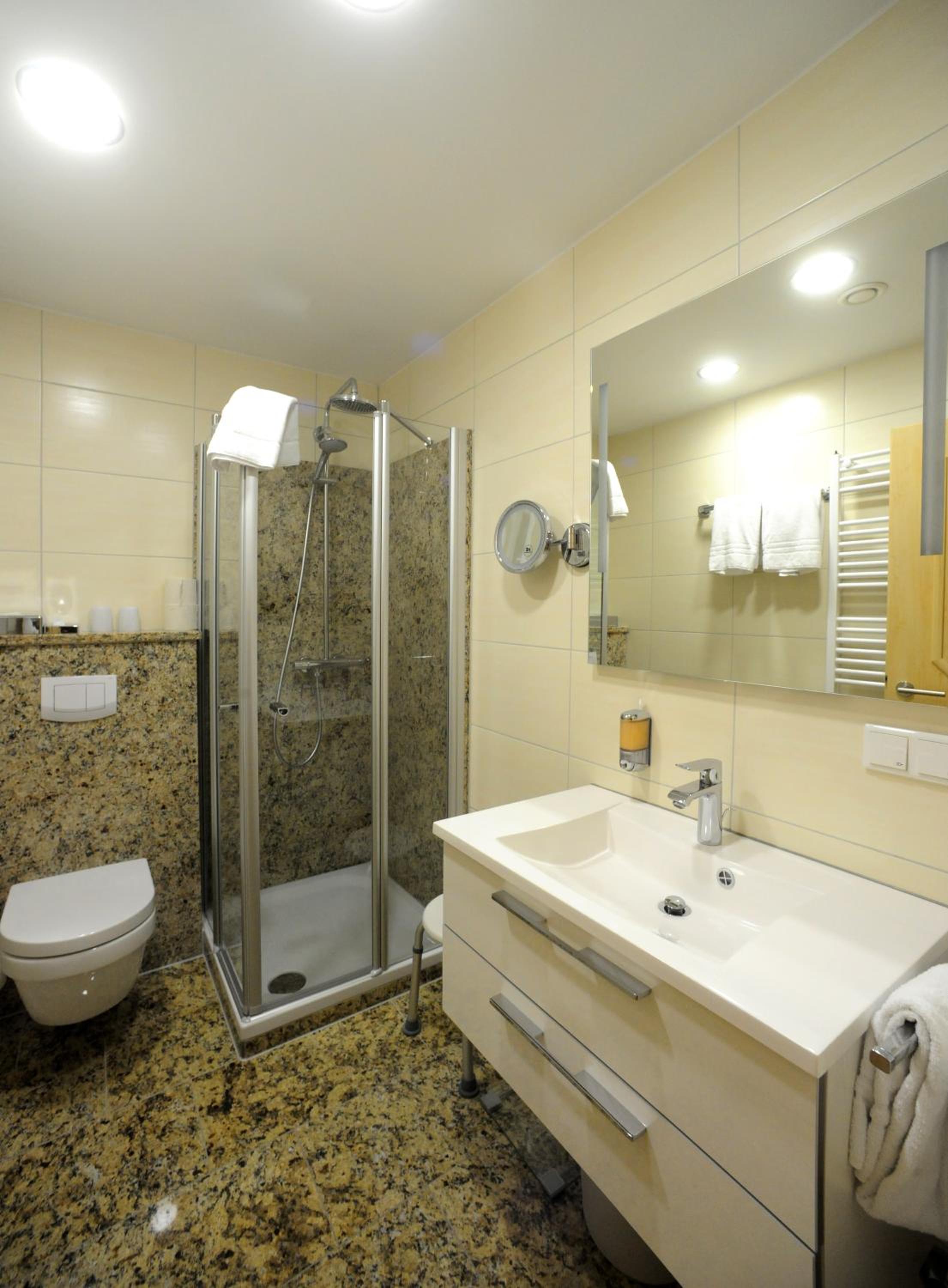 Deluxe Double Room with Balcony photo 2