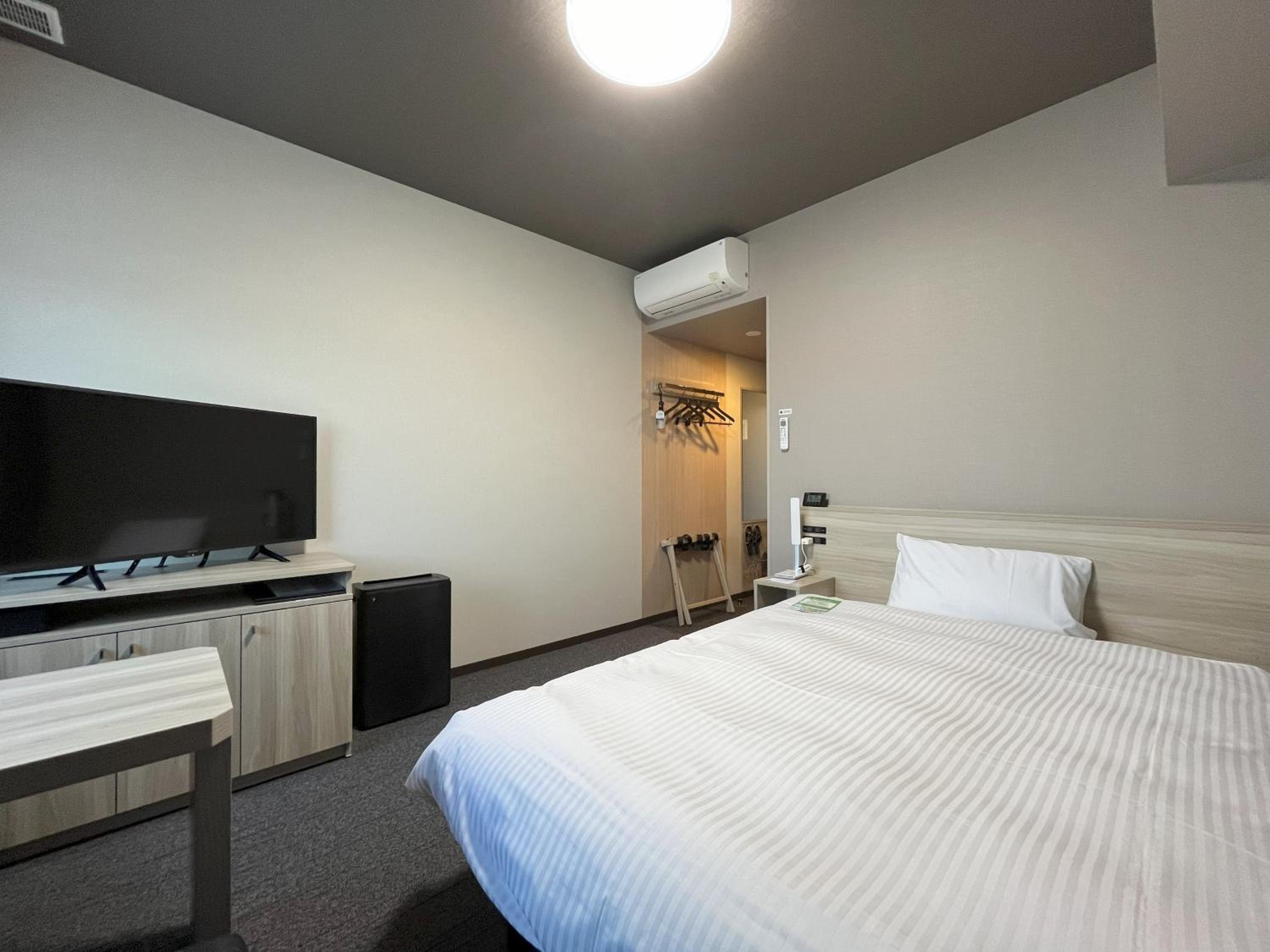 Single Room Road Bike Friendly - Non-Smoking