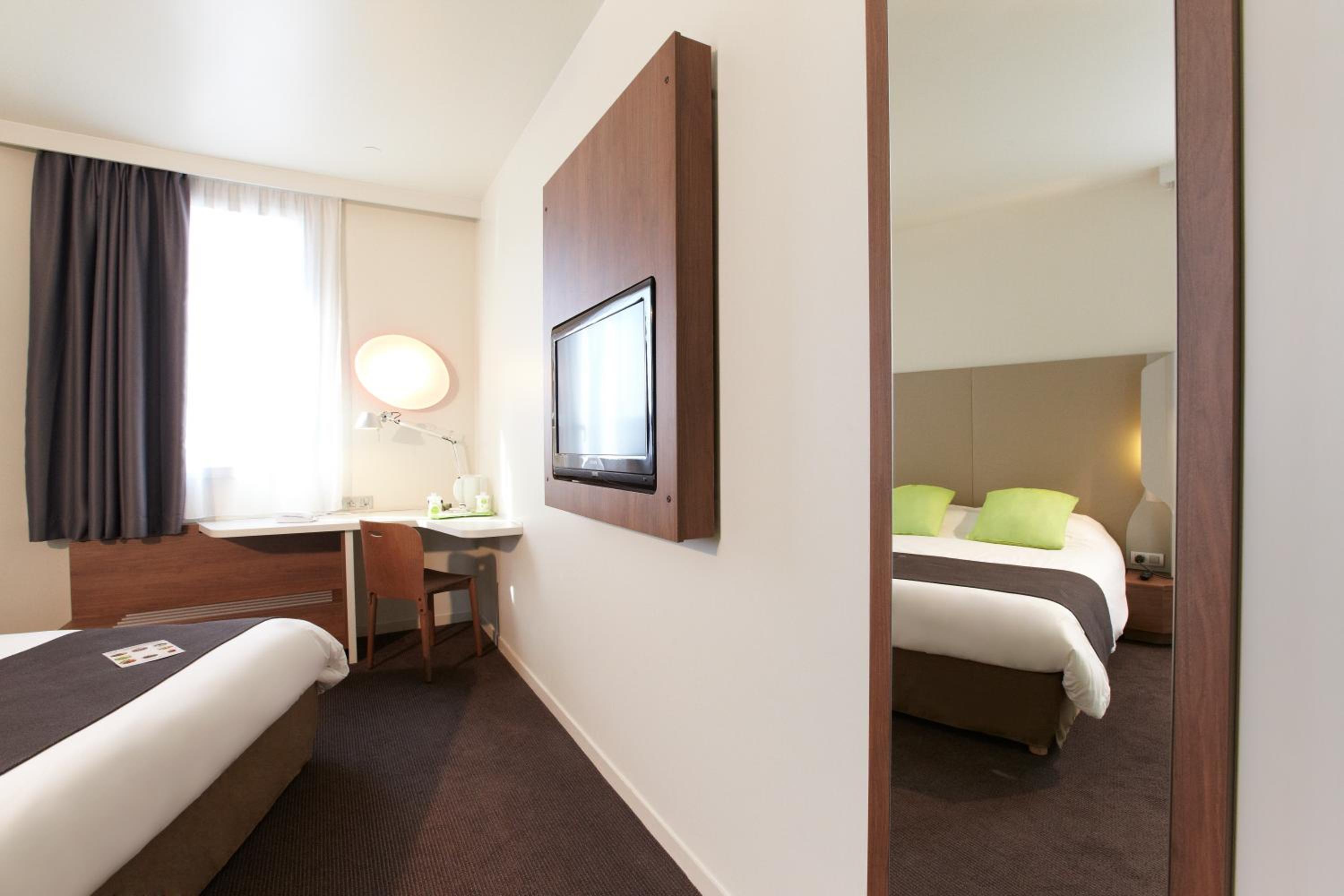 Standard Double Room - Photo 7