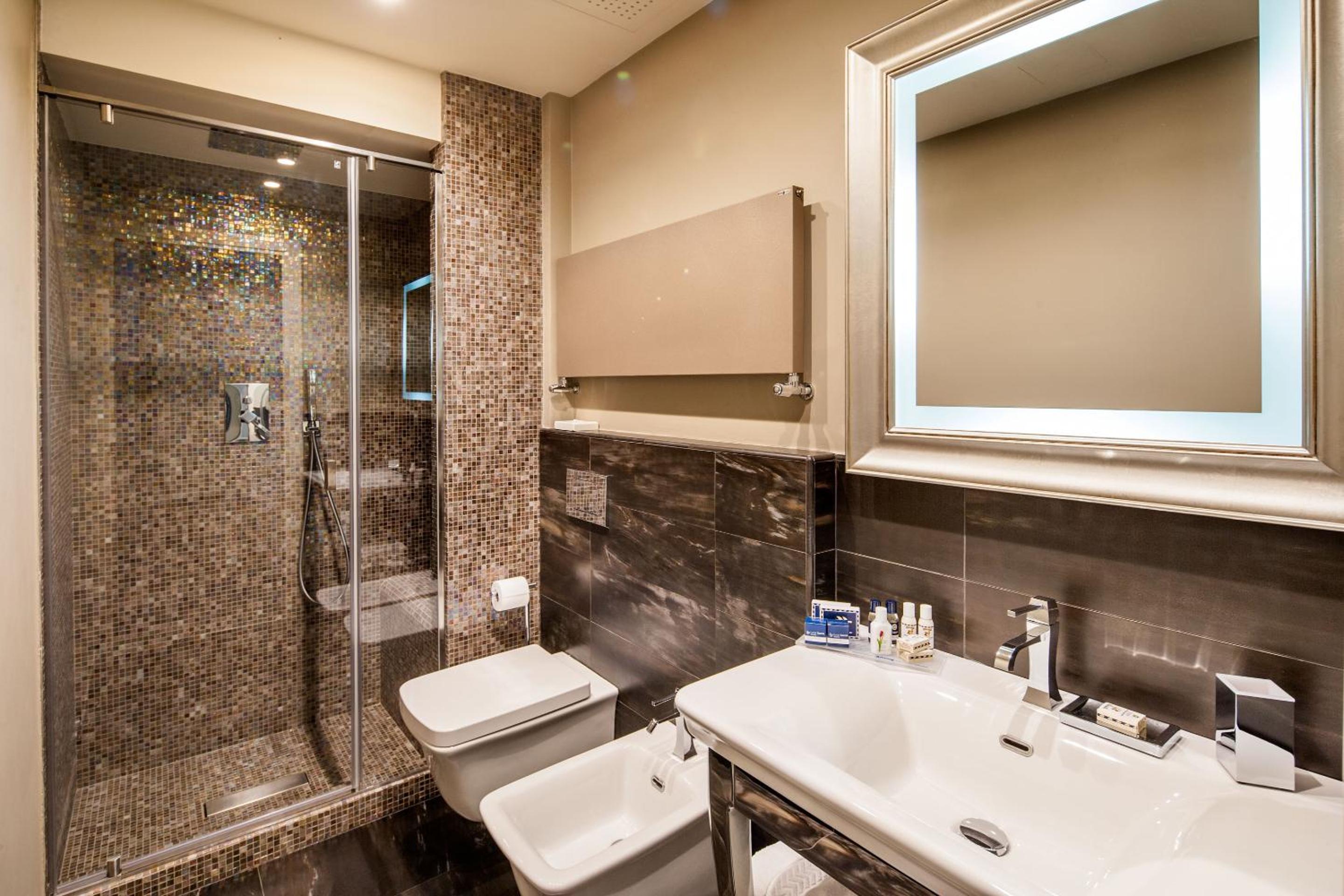 Superior Double or Twin Room with Balcony and Sea View photo 2