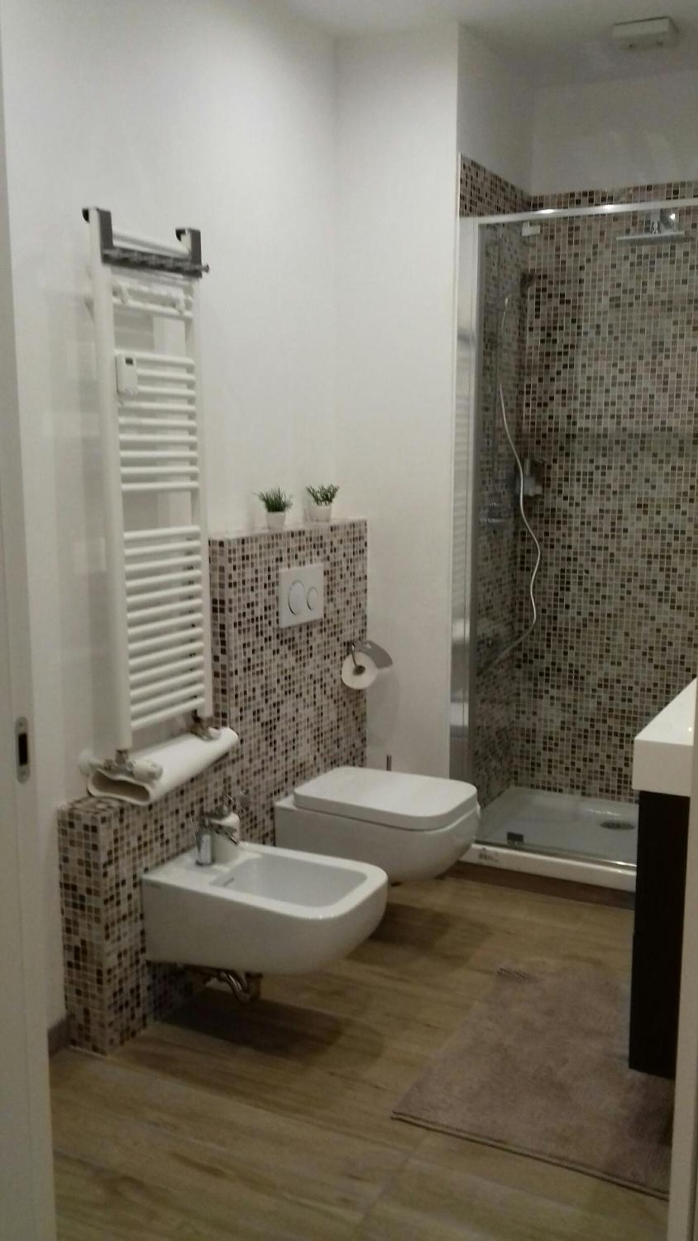 Apartment with Terrace - Photo 22