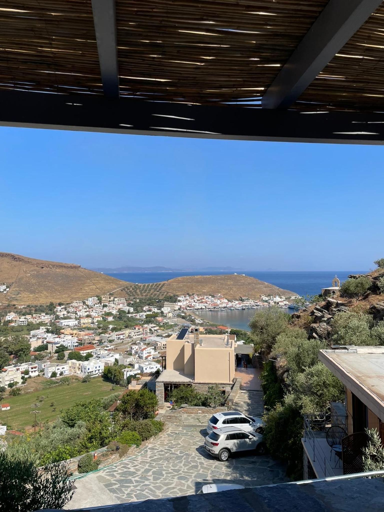One-Bedroom Apartment with Sea View photo 1