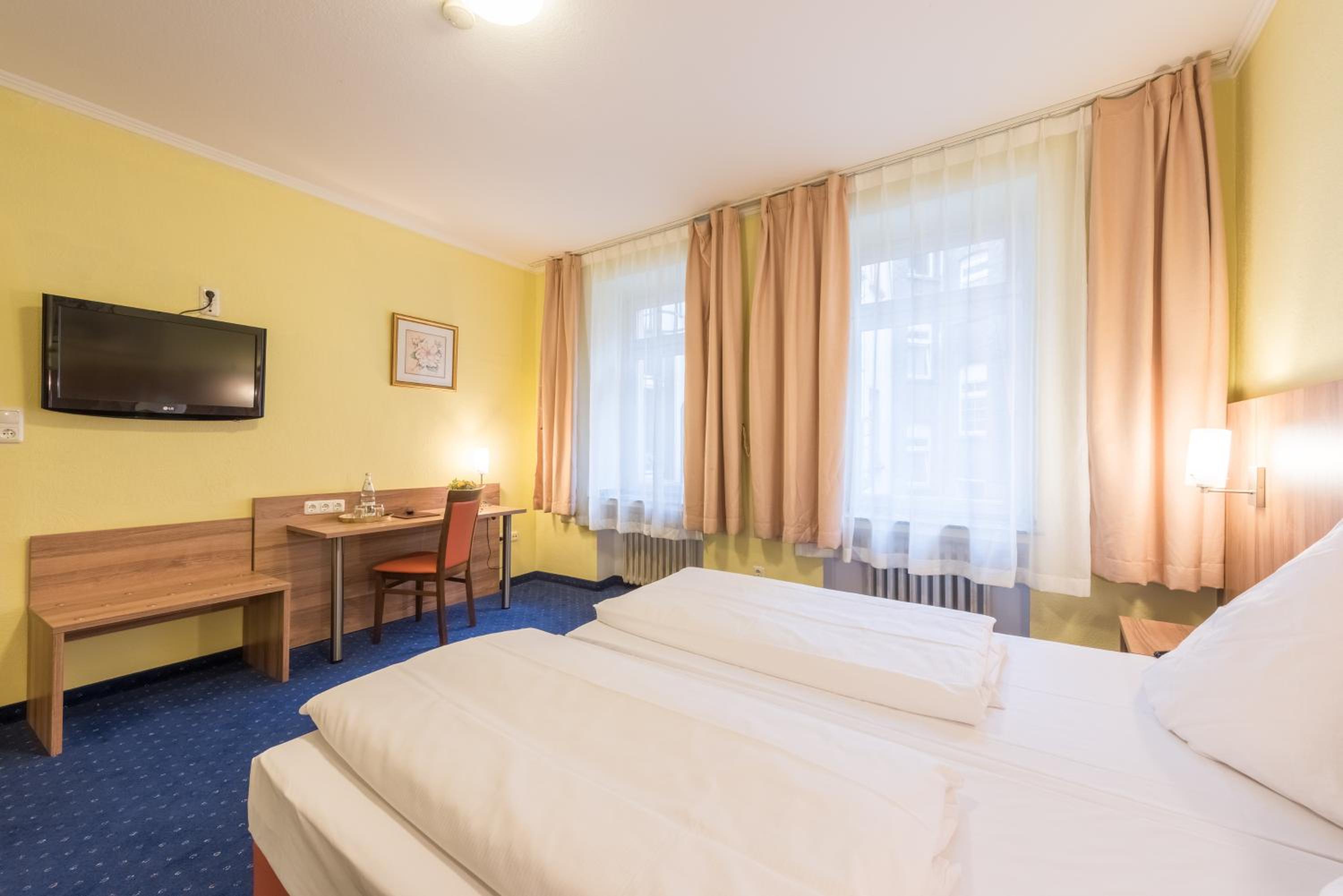 Double Room - Photo 4