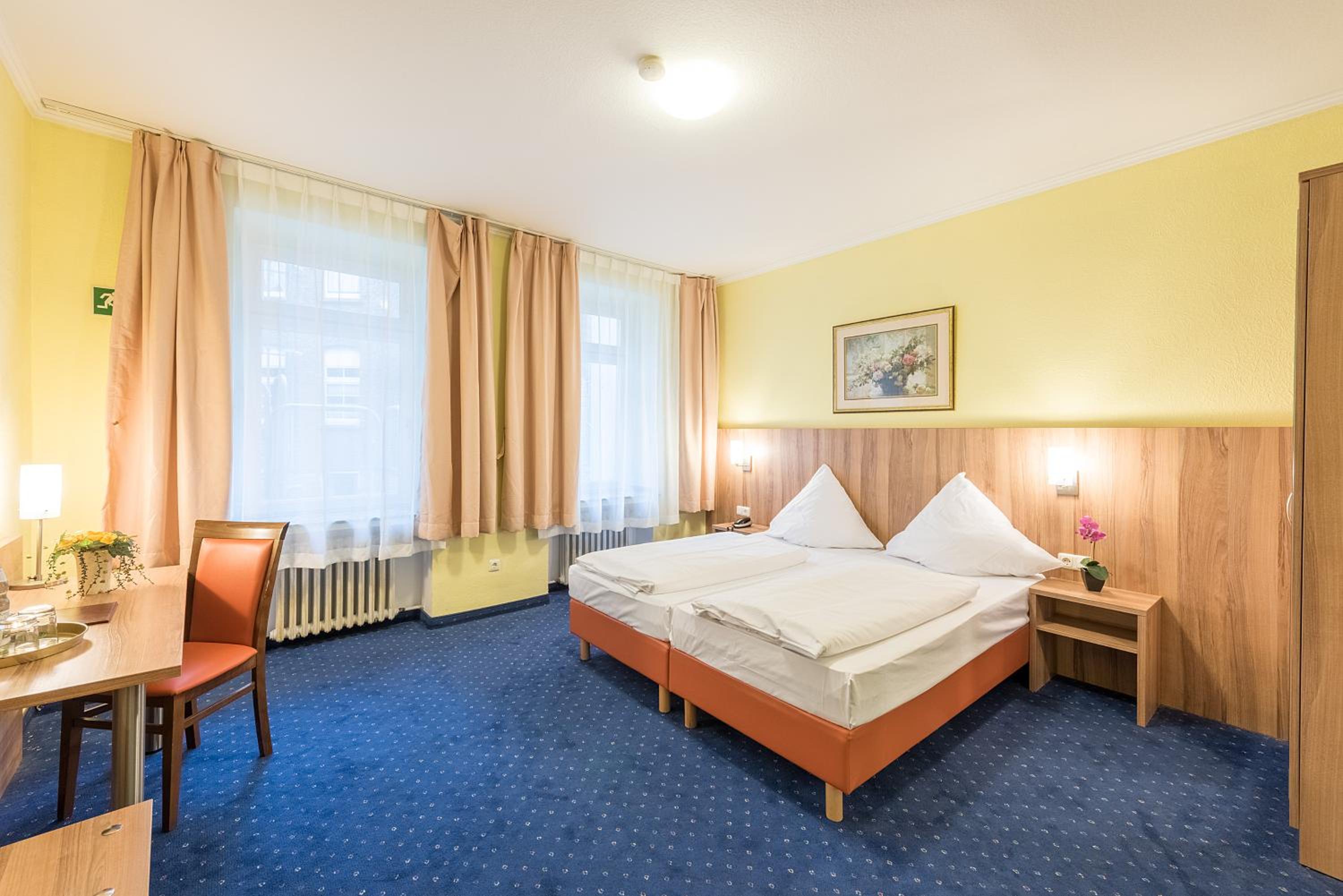 Double Room - Photo 9