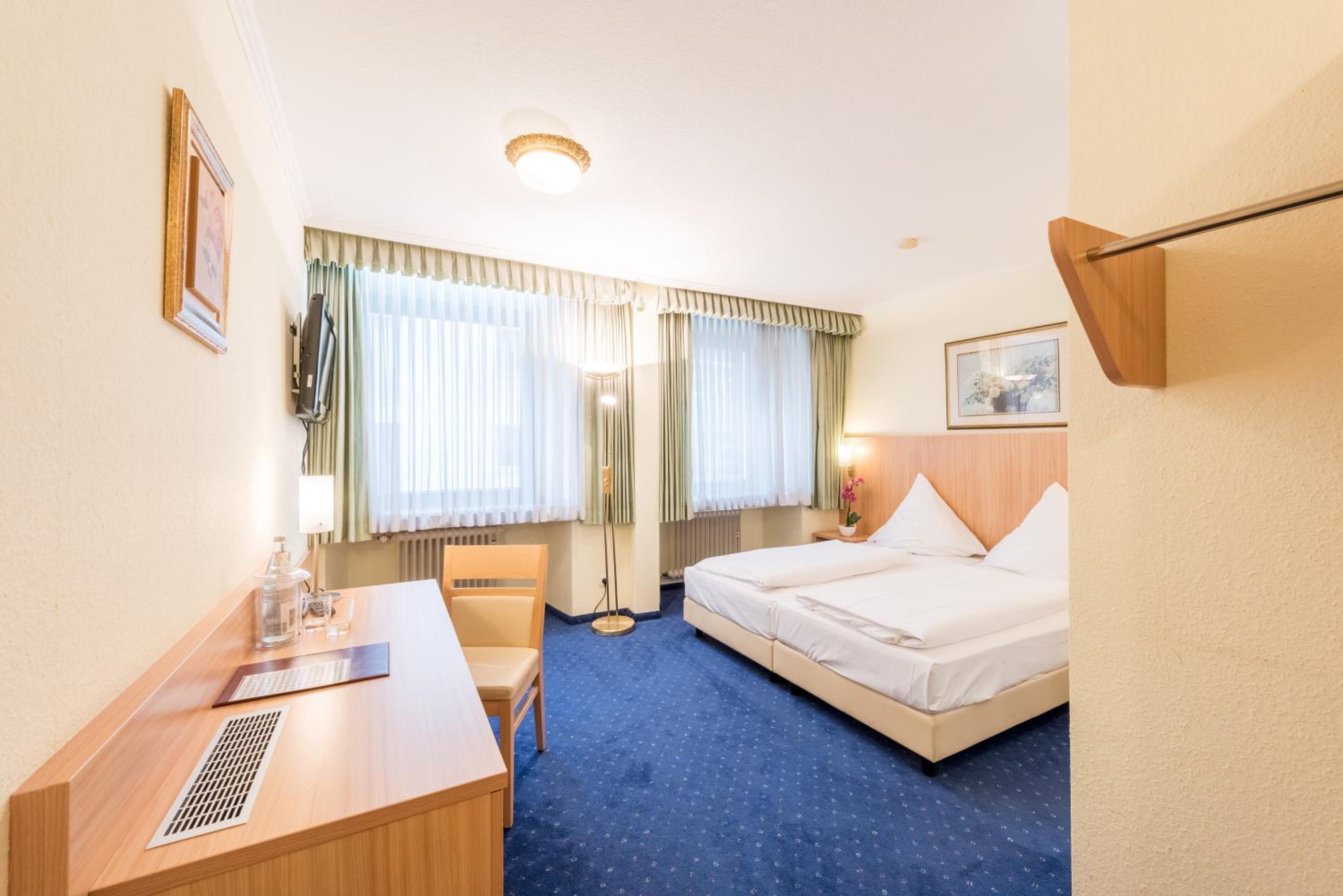 Double Room - Photo 8