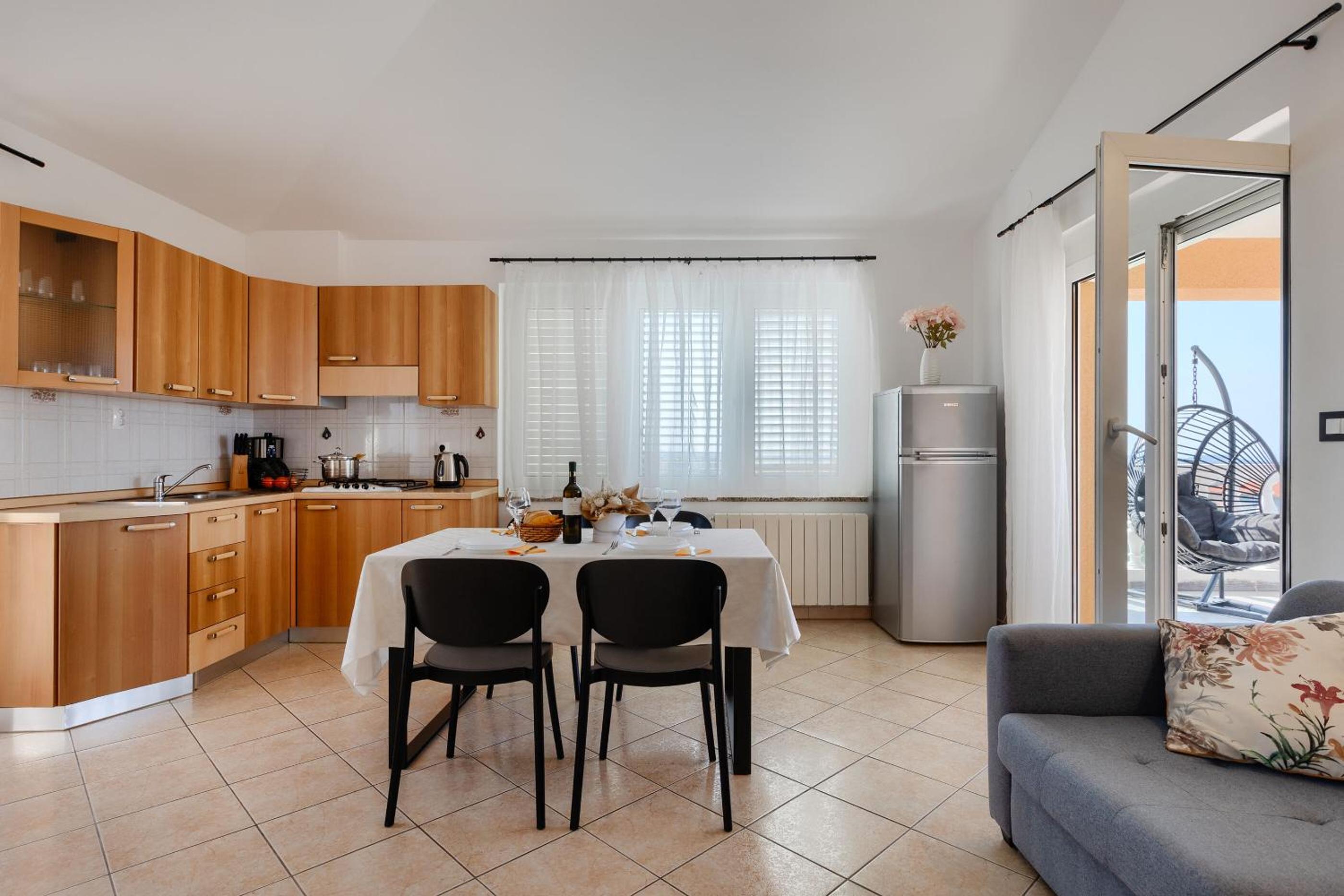 One-Bedroom Apartment with Sea View photo 1