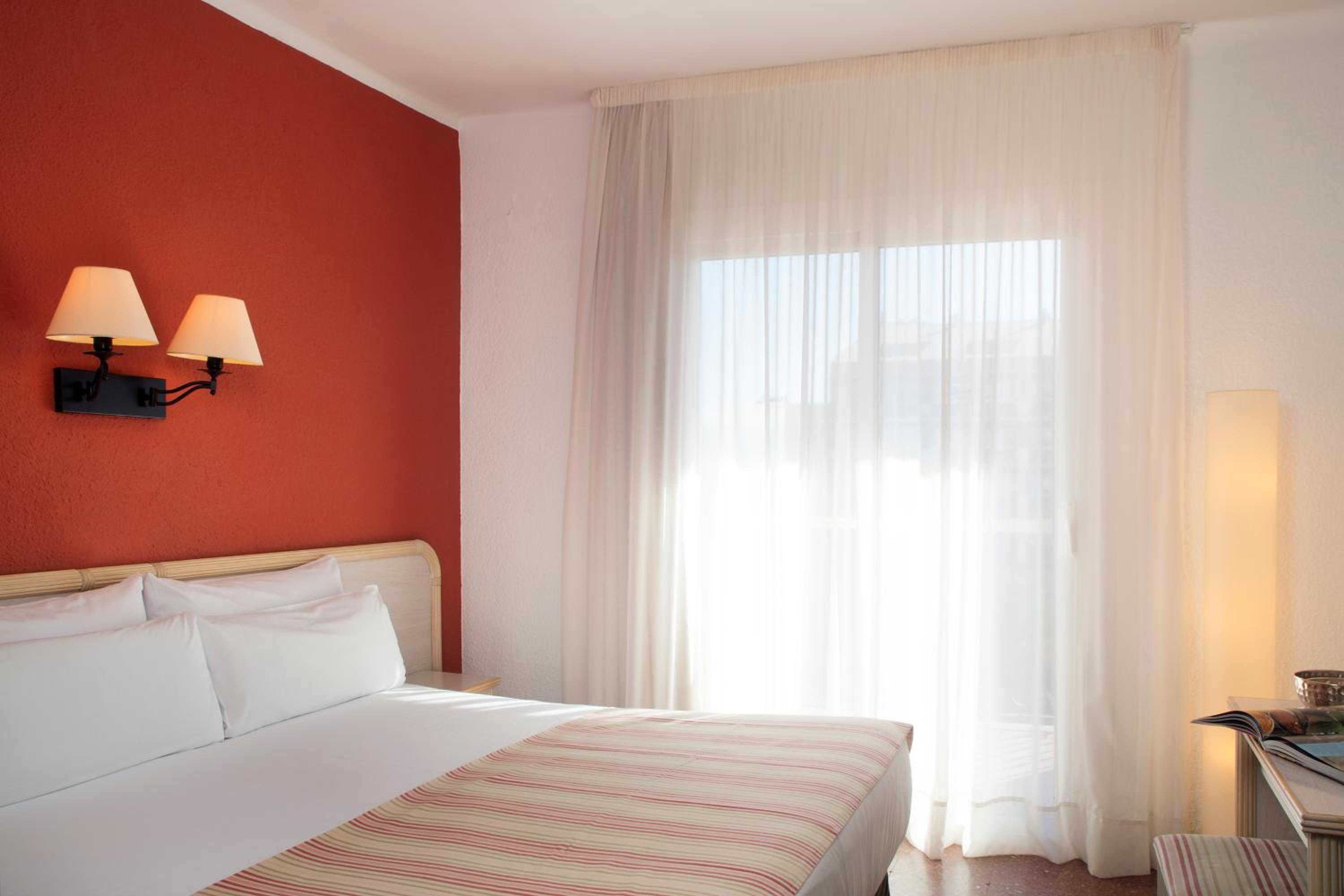 Twin Room - Photo 1