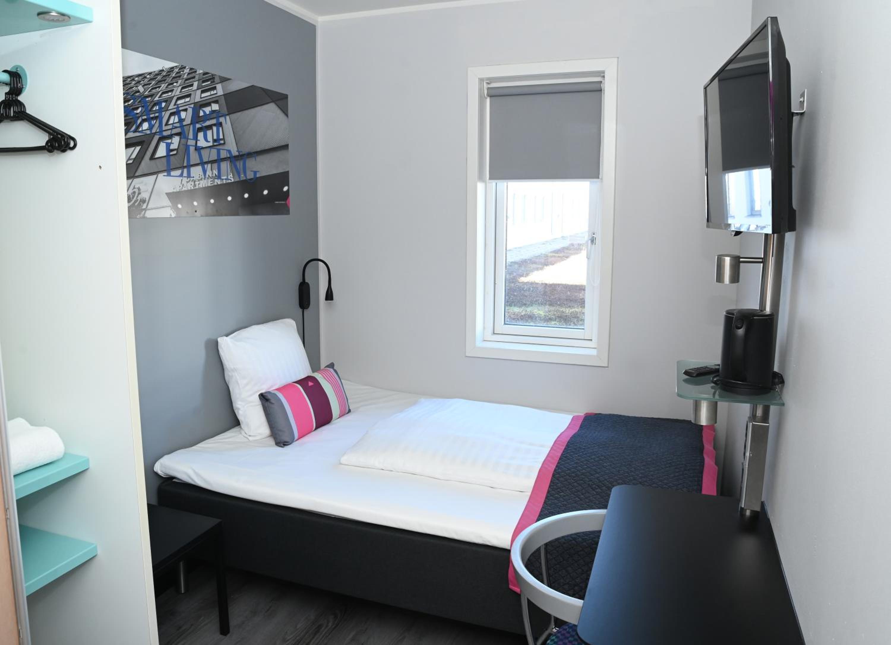 Standard Queen Room