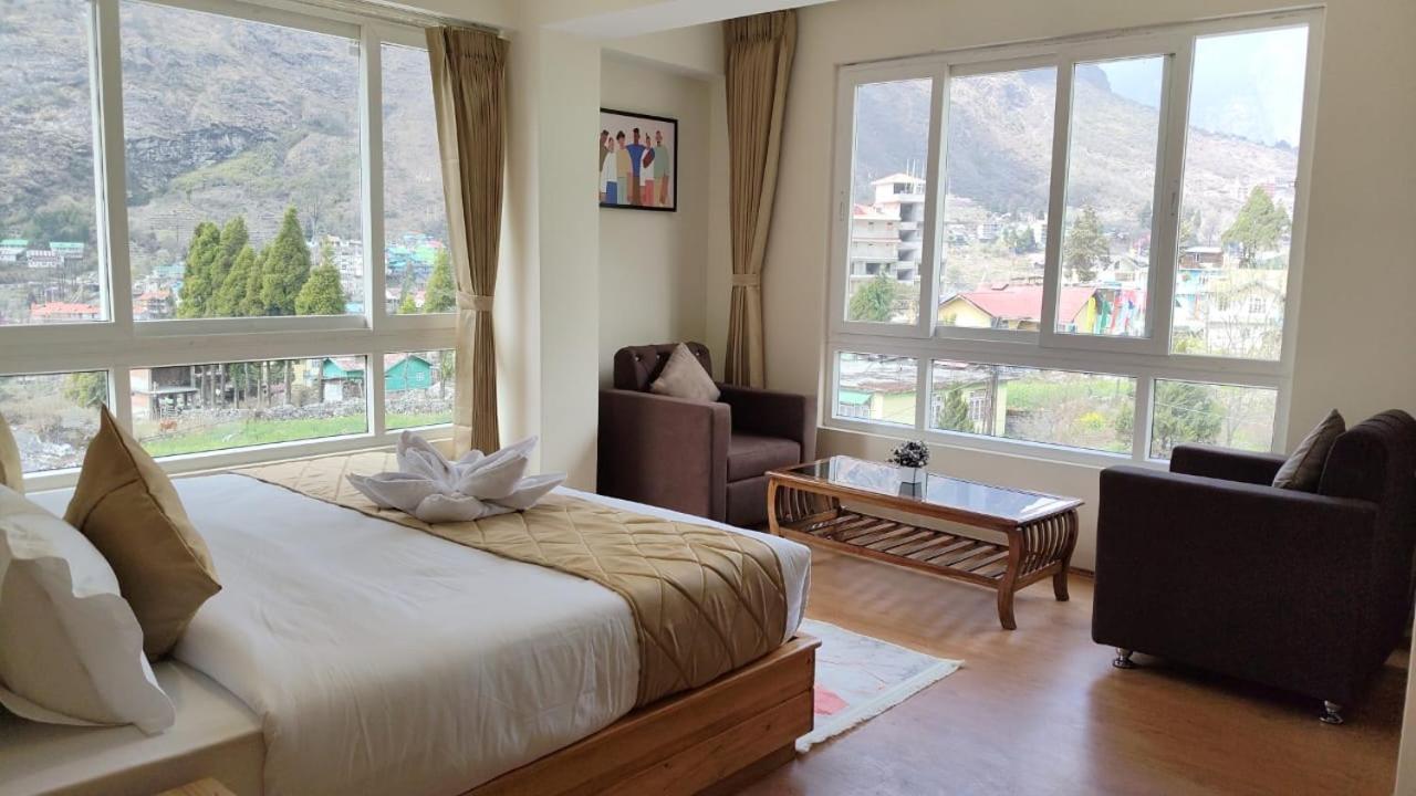 King Room with Mountain View