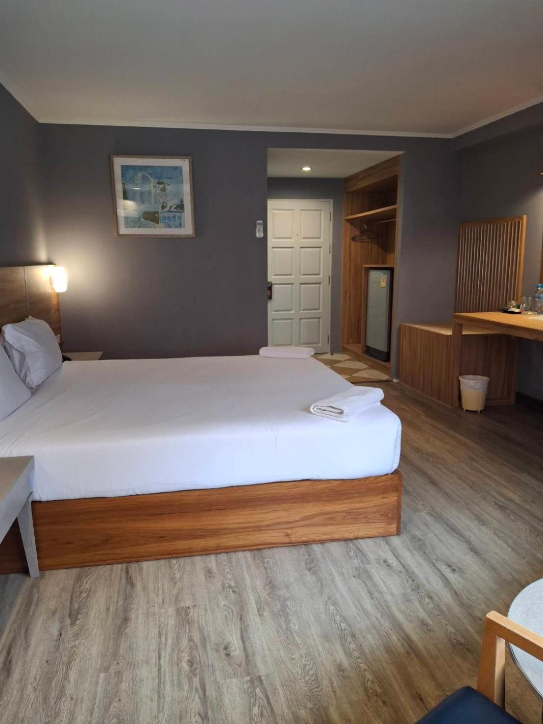 Deluxe Double Room with Shower photo 2