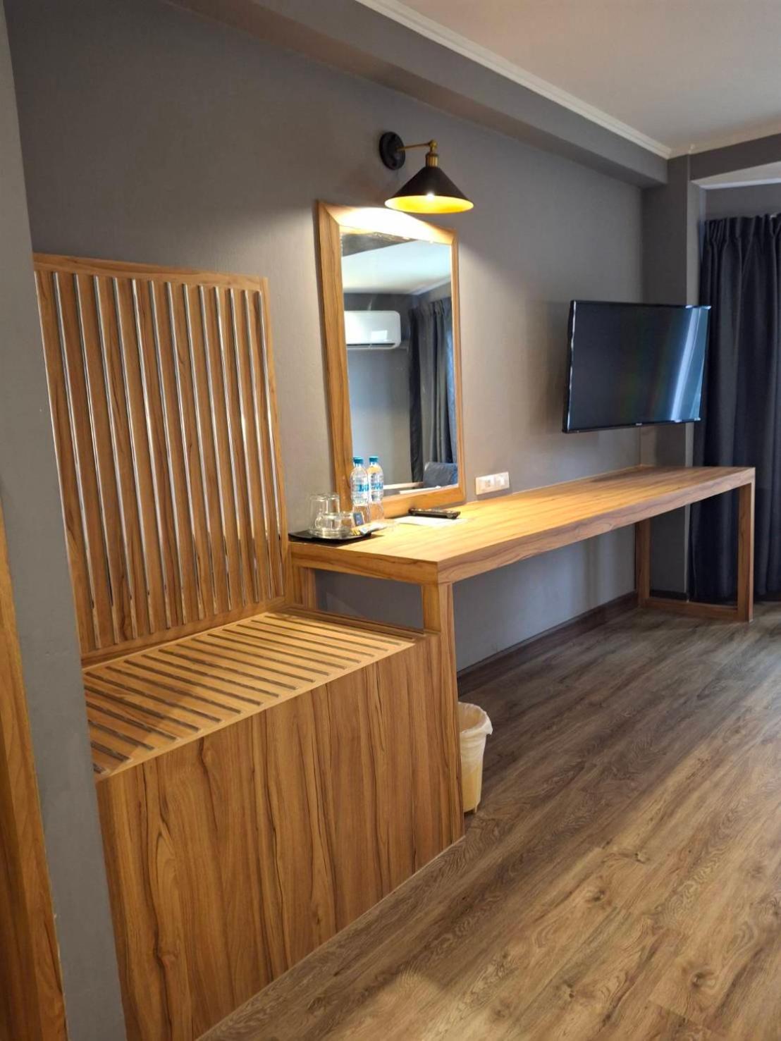 Deluxe Double Room with Shower photo 3