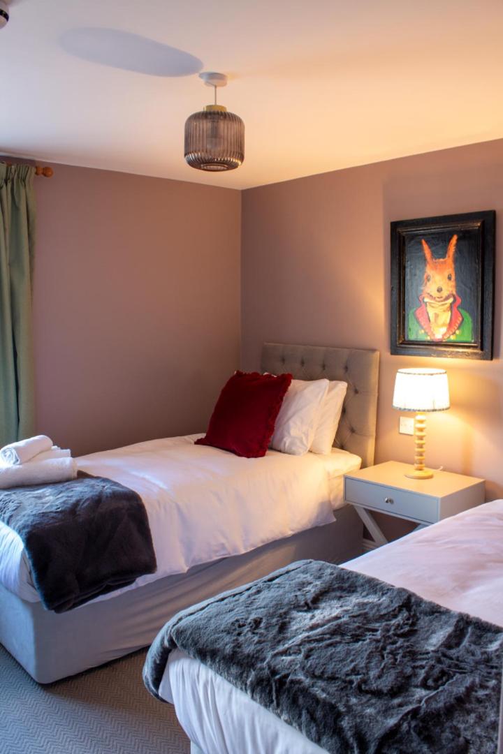 Twin Room with Private Bathroom