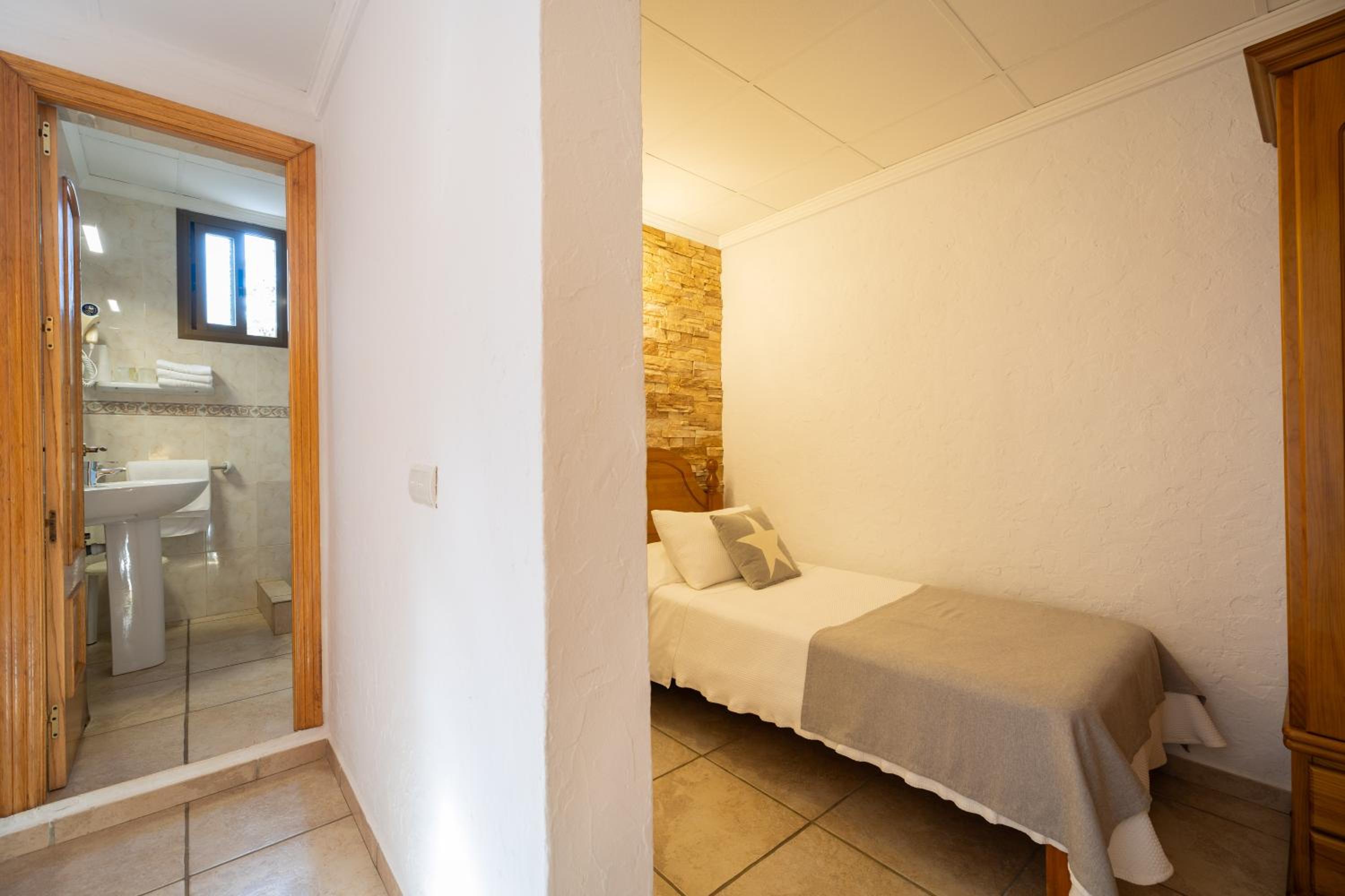 Triple Room with Garden View