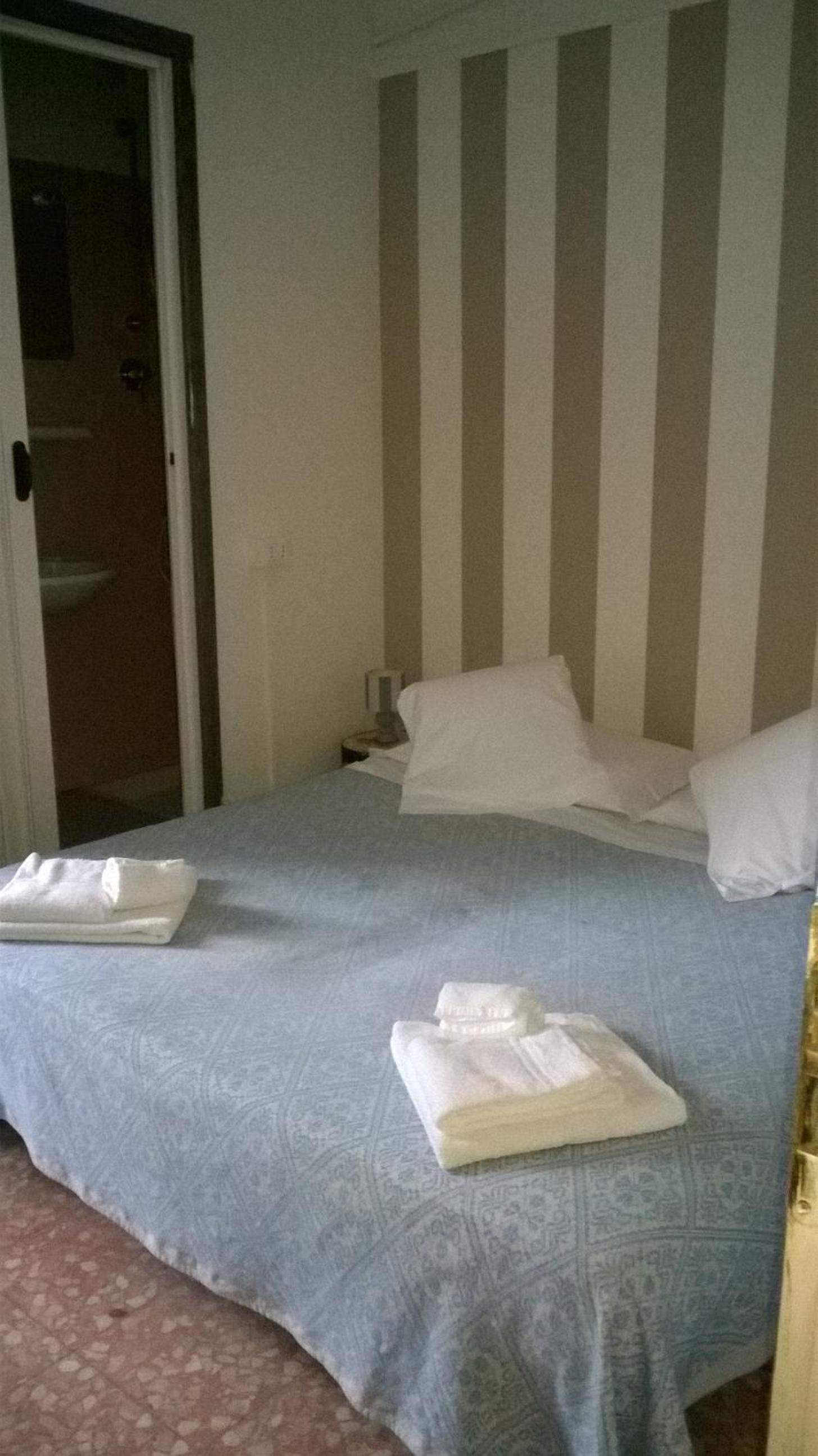 Double Room (1 Adult + 1 Child)