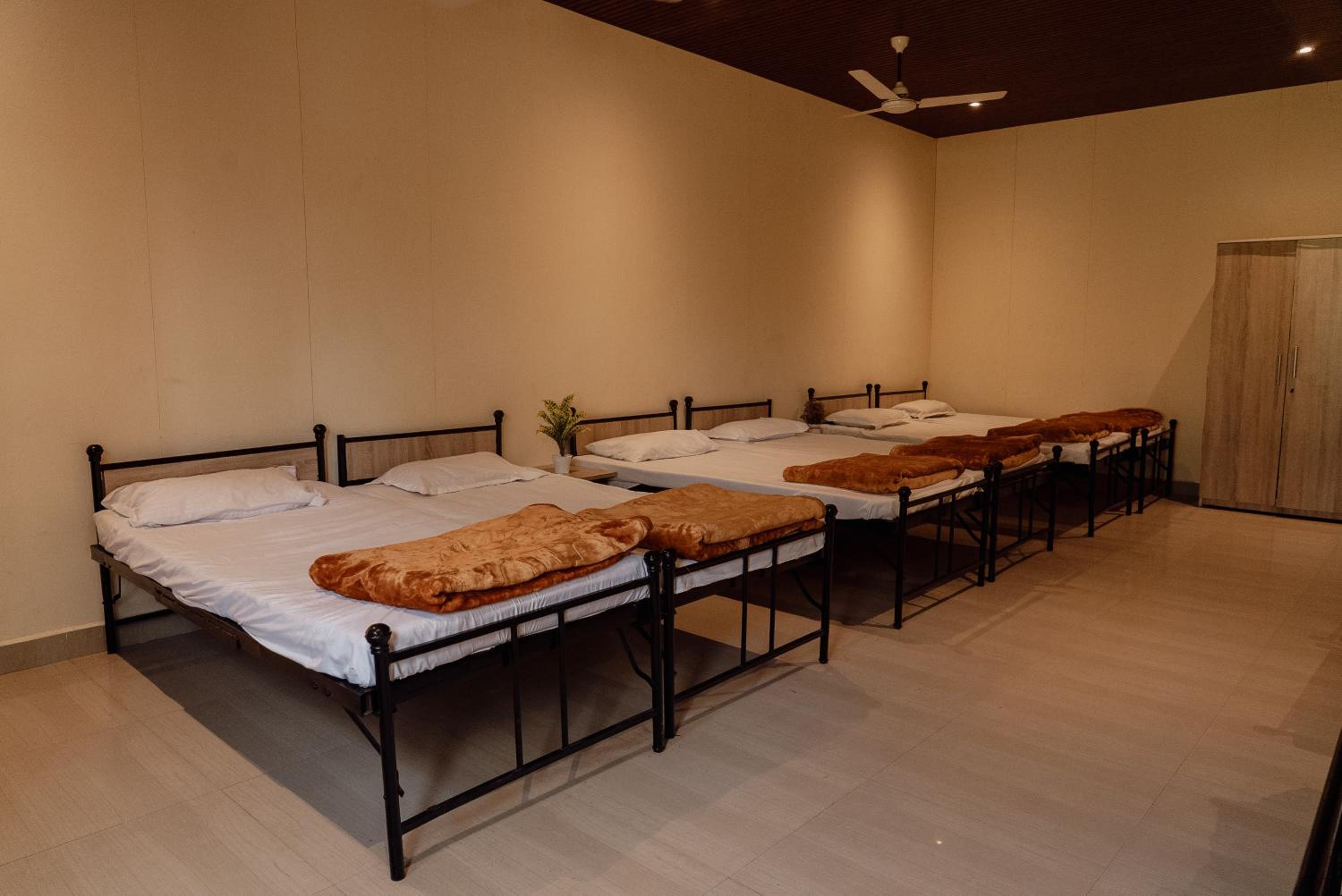 Mixed Dormitory Room