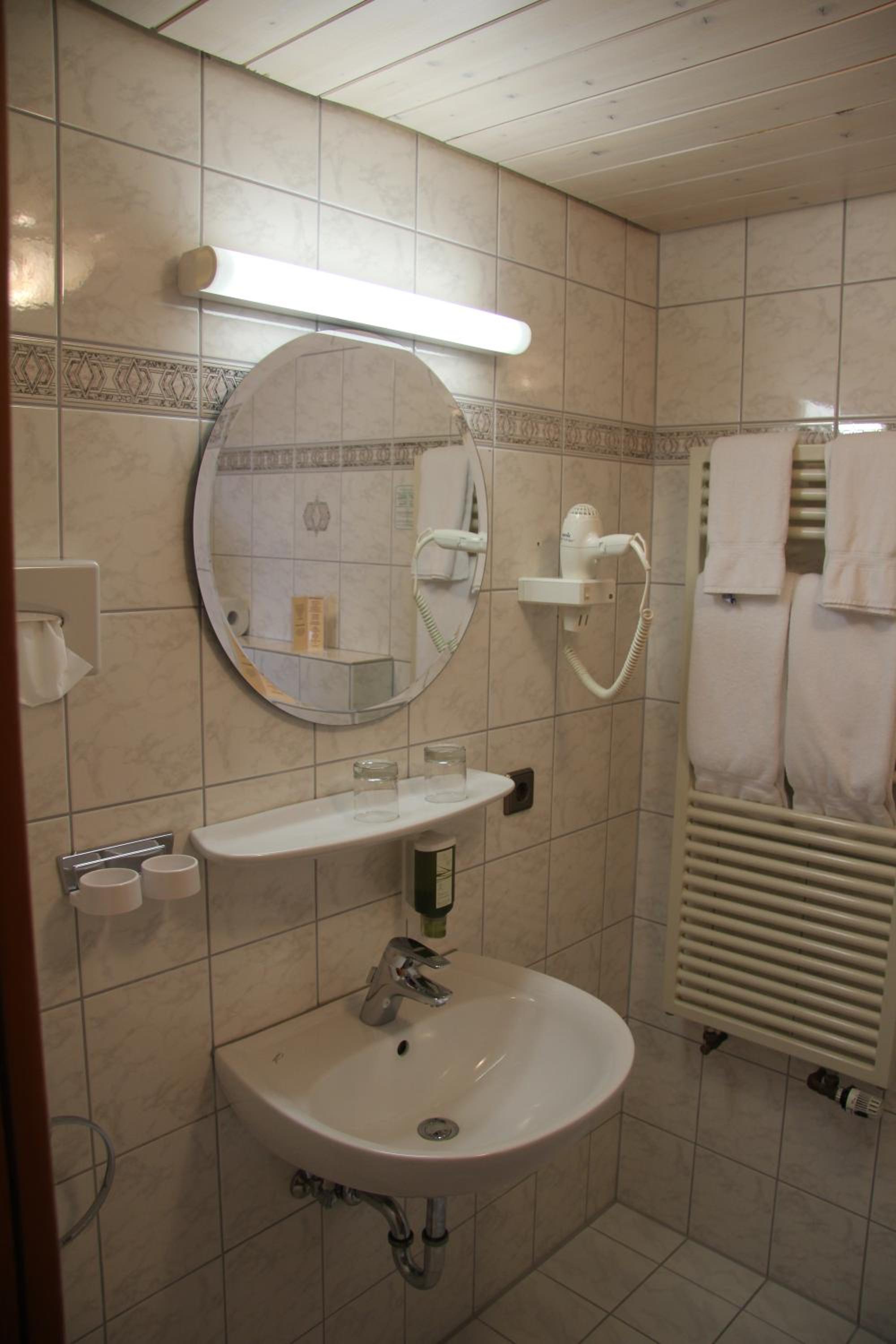Budget Double Room photo 2