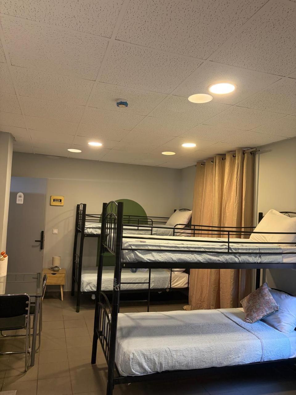 Bed in 6-Bed Dormitory Room photo 3
