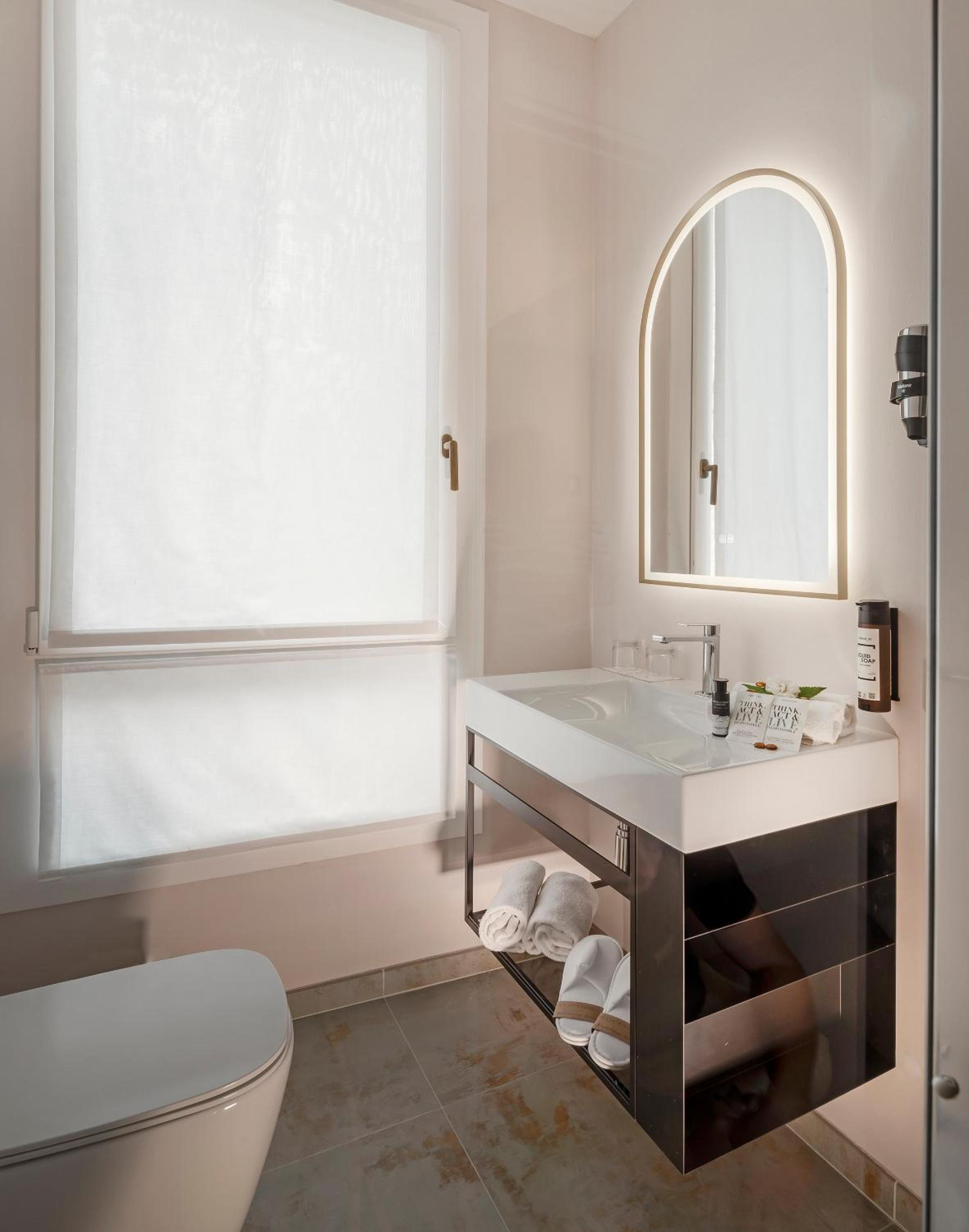 Superior Triple Room photo 3
